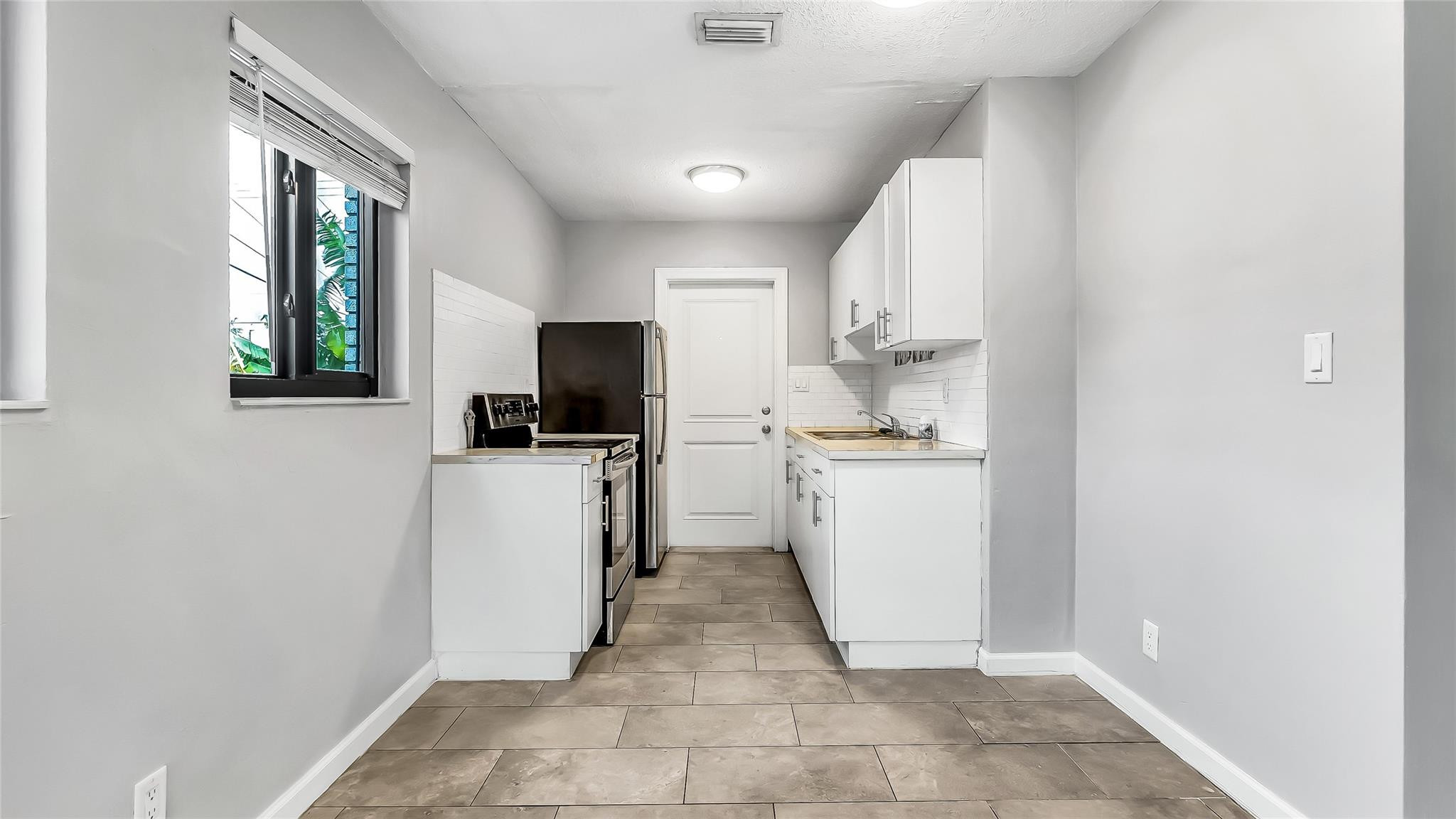 Woodlawn 11-28 B - Residential Income