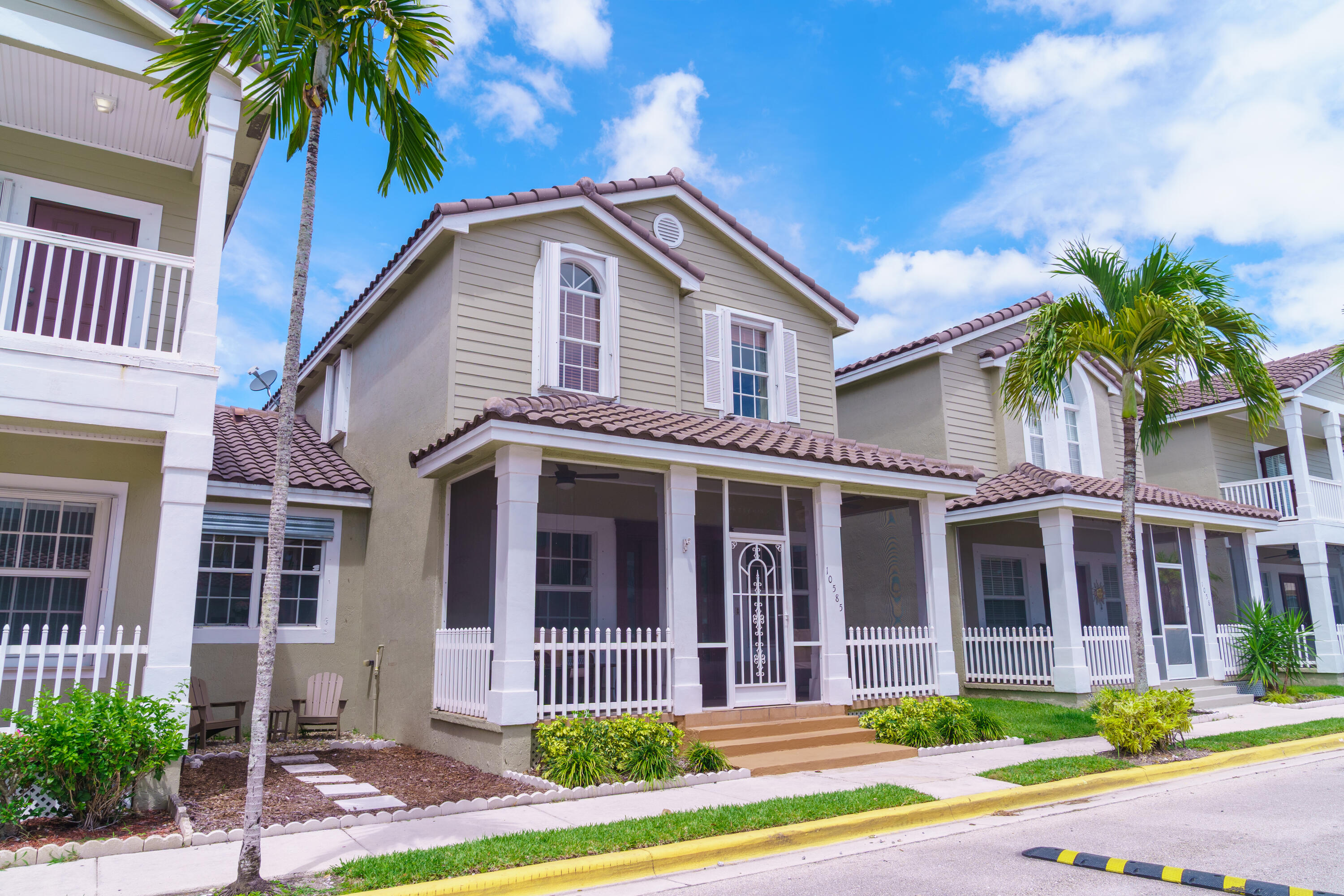 KENSINGTON MANOR - Residential