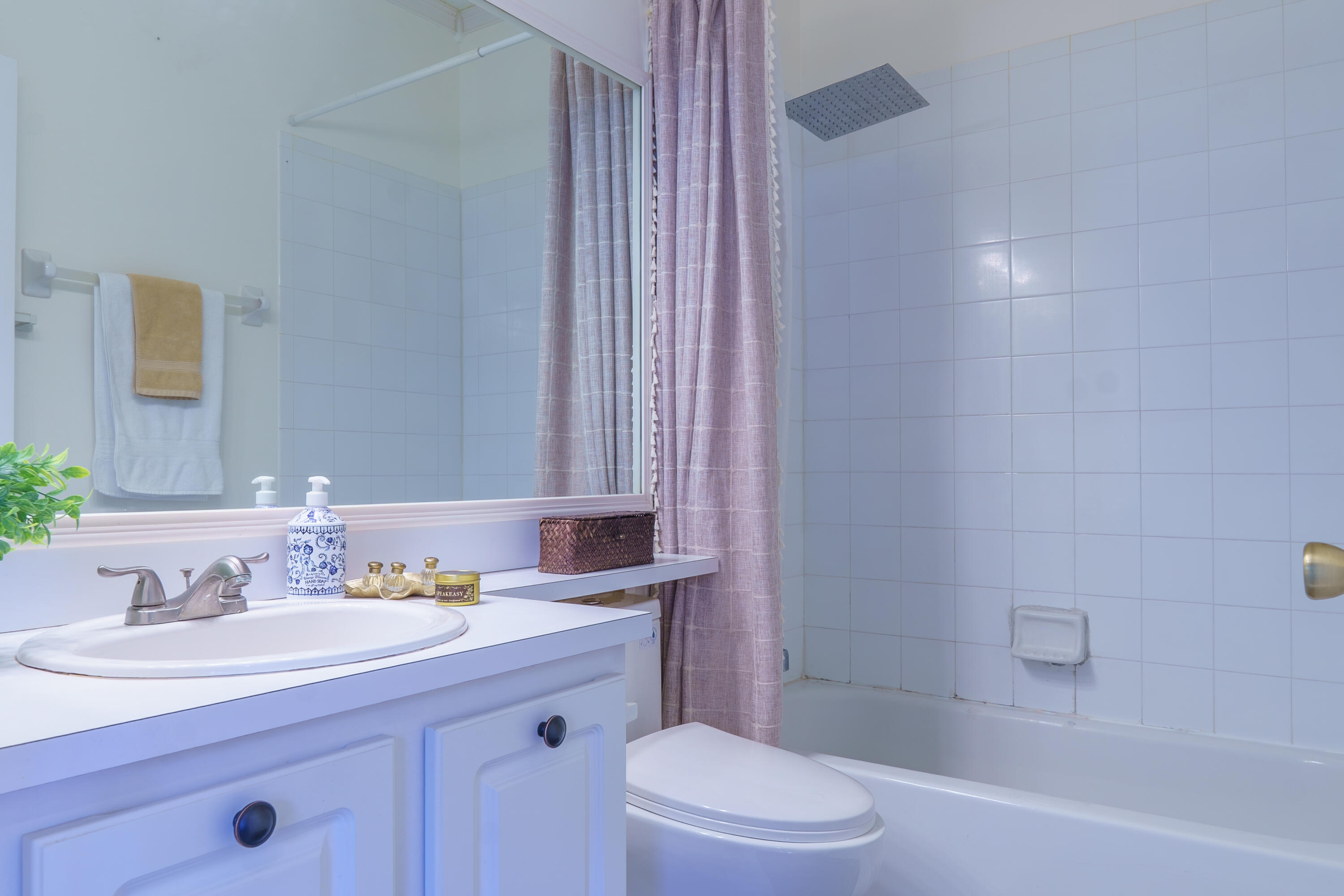 KENSINGTON MANOR - Residential