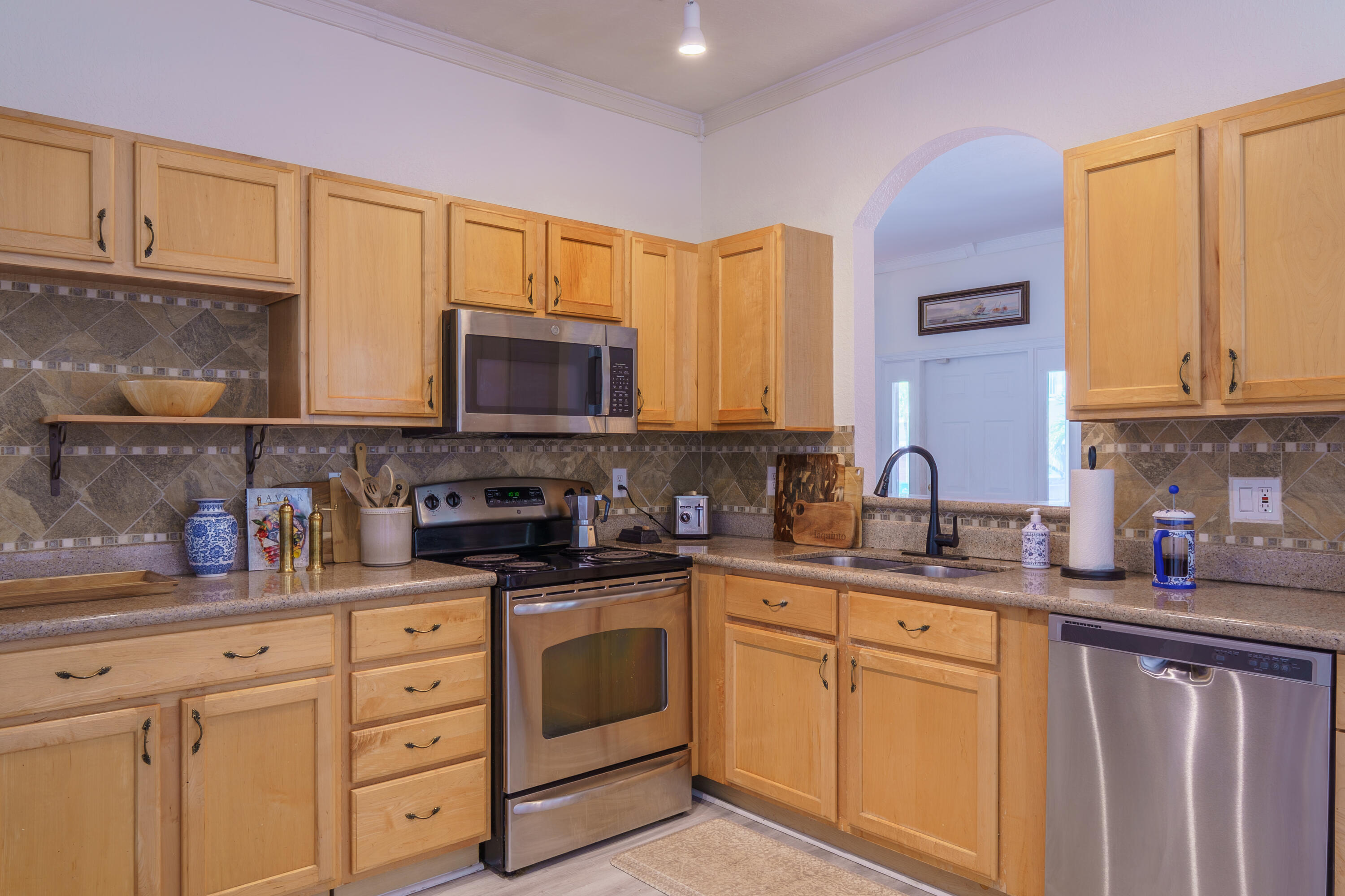 KENSINGTON MANOR - Residential