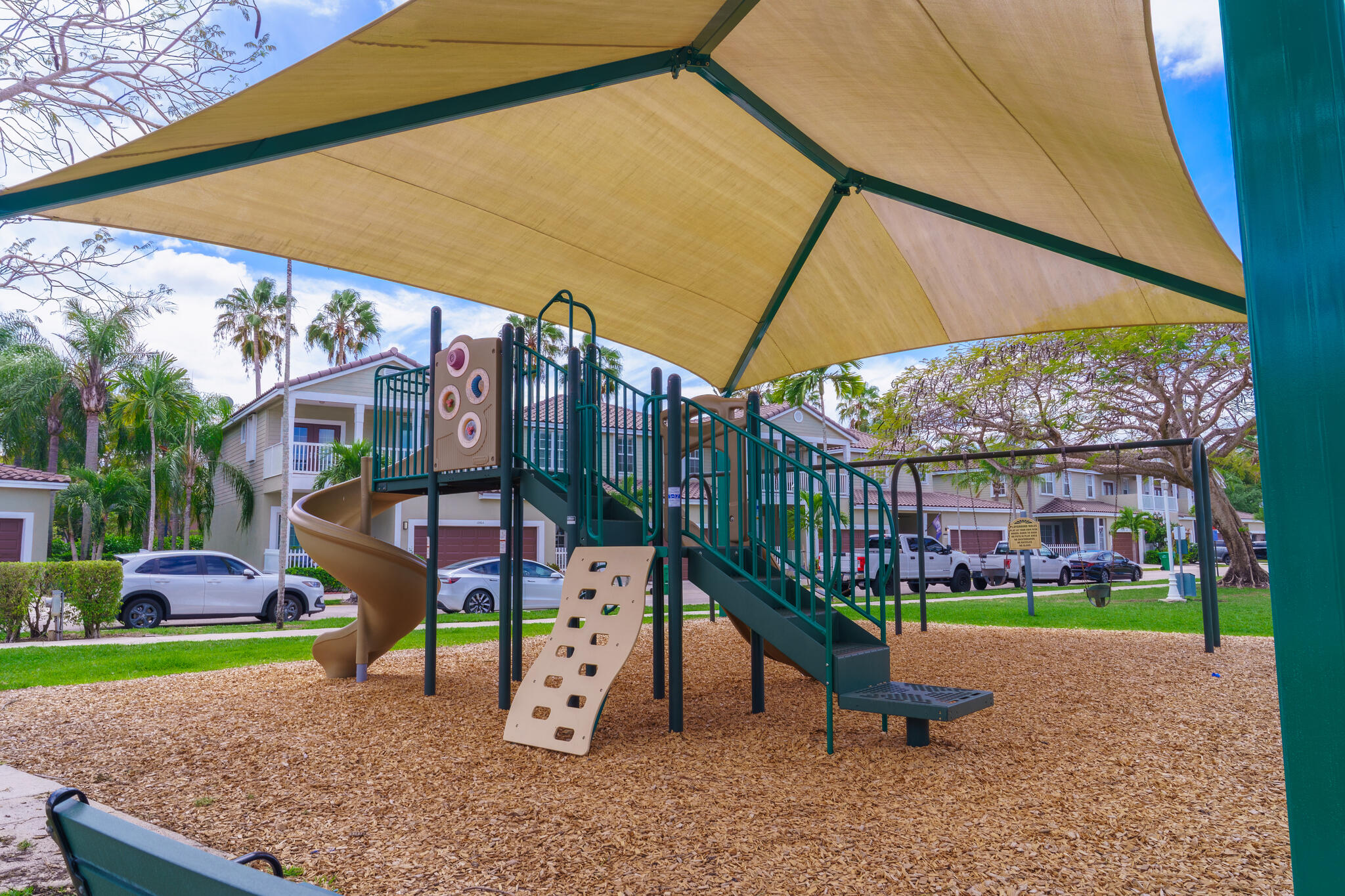 KENSINGTON MANOR - Residential