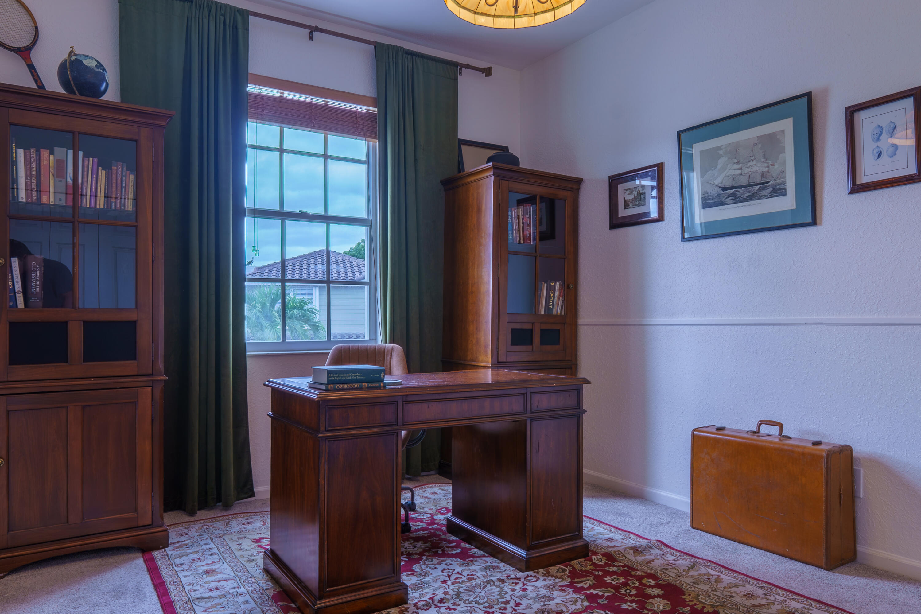 KENSINGTON MANOR - Residential