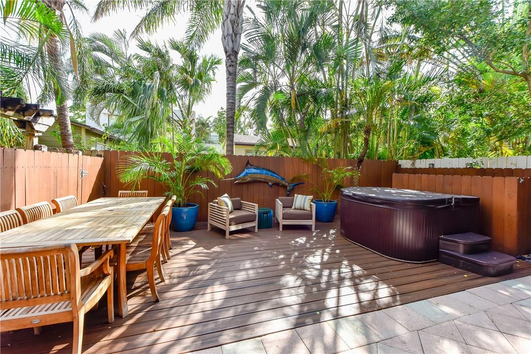 Islander Townhomes - Residential