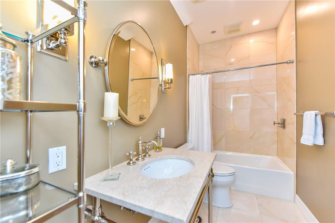 Islander Townhomes - Residential