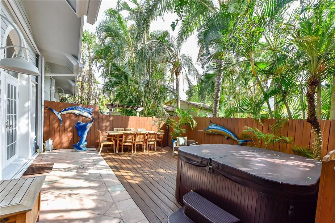 Islander Townhomes - Residential