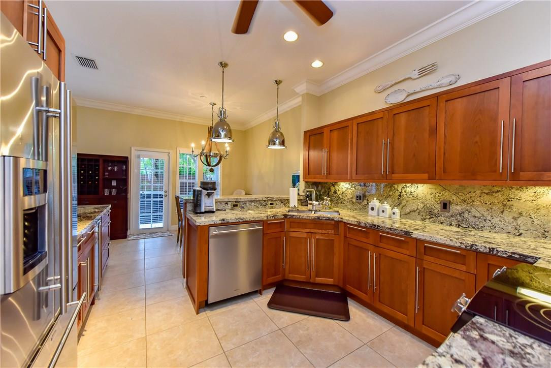 Islander Townhomes - Residential