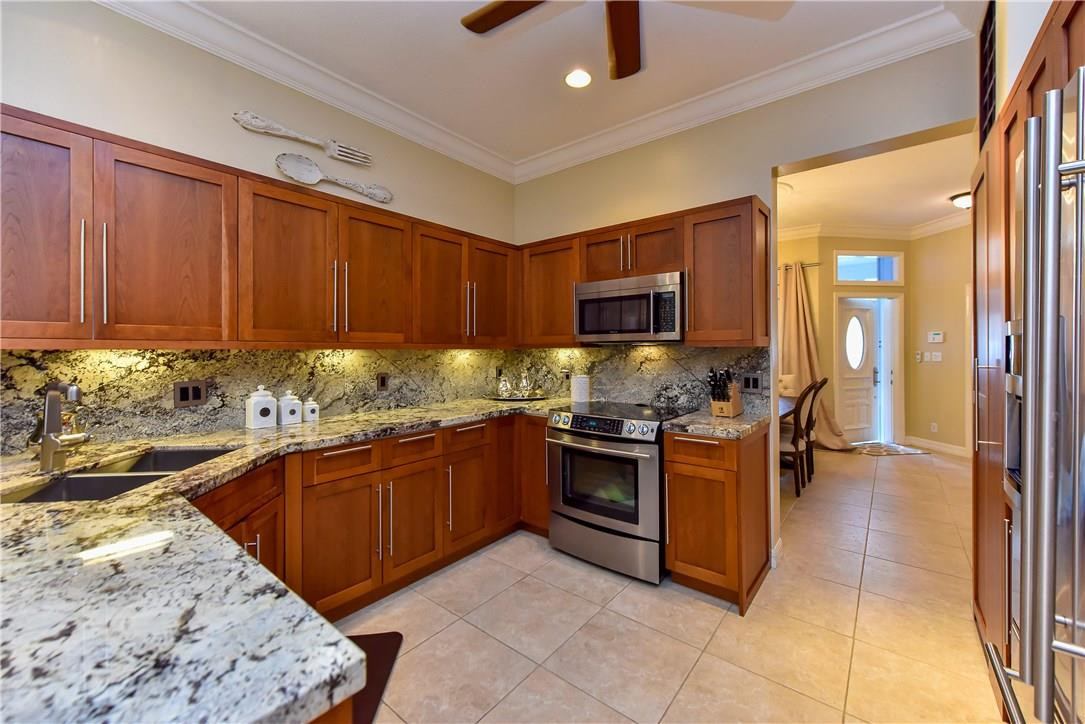 Islander Townhomes - Residential