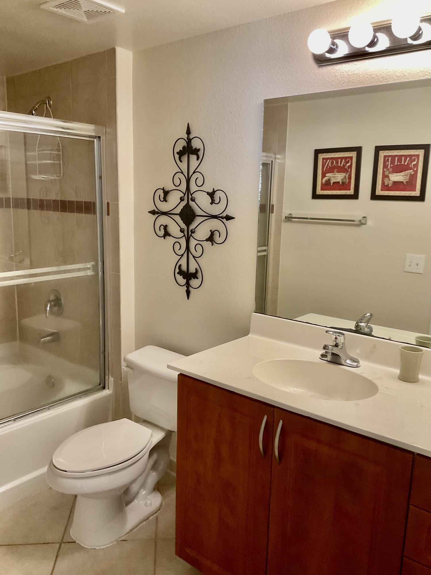 VILLAS AT EMERALD DUNES CONDO - Residential Lease