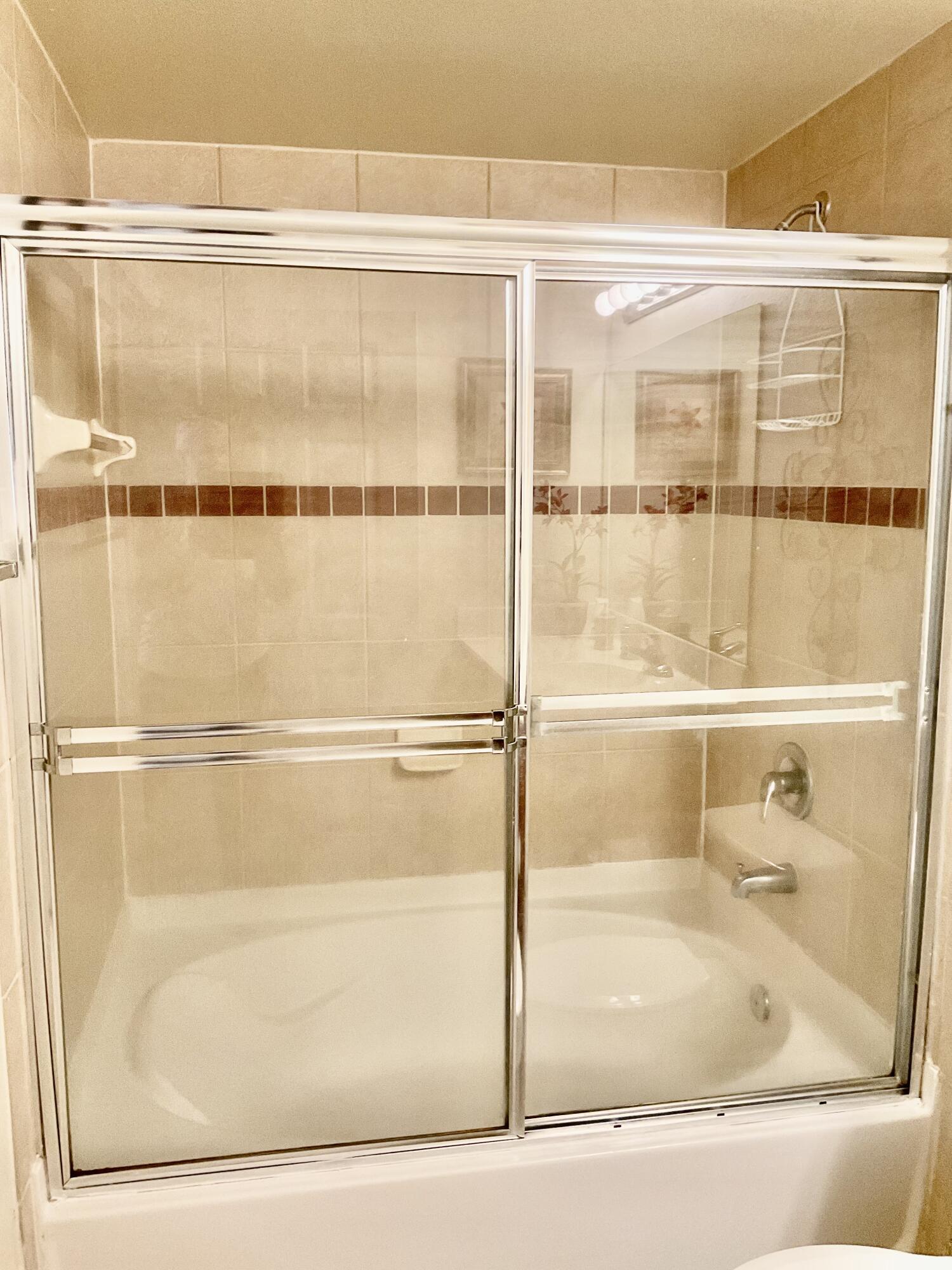 VILLAS AT EMERALD DUNES CONDO - Residential Lease