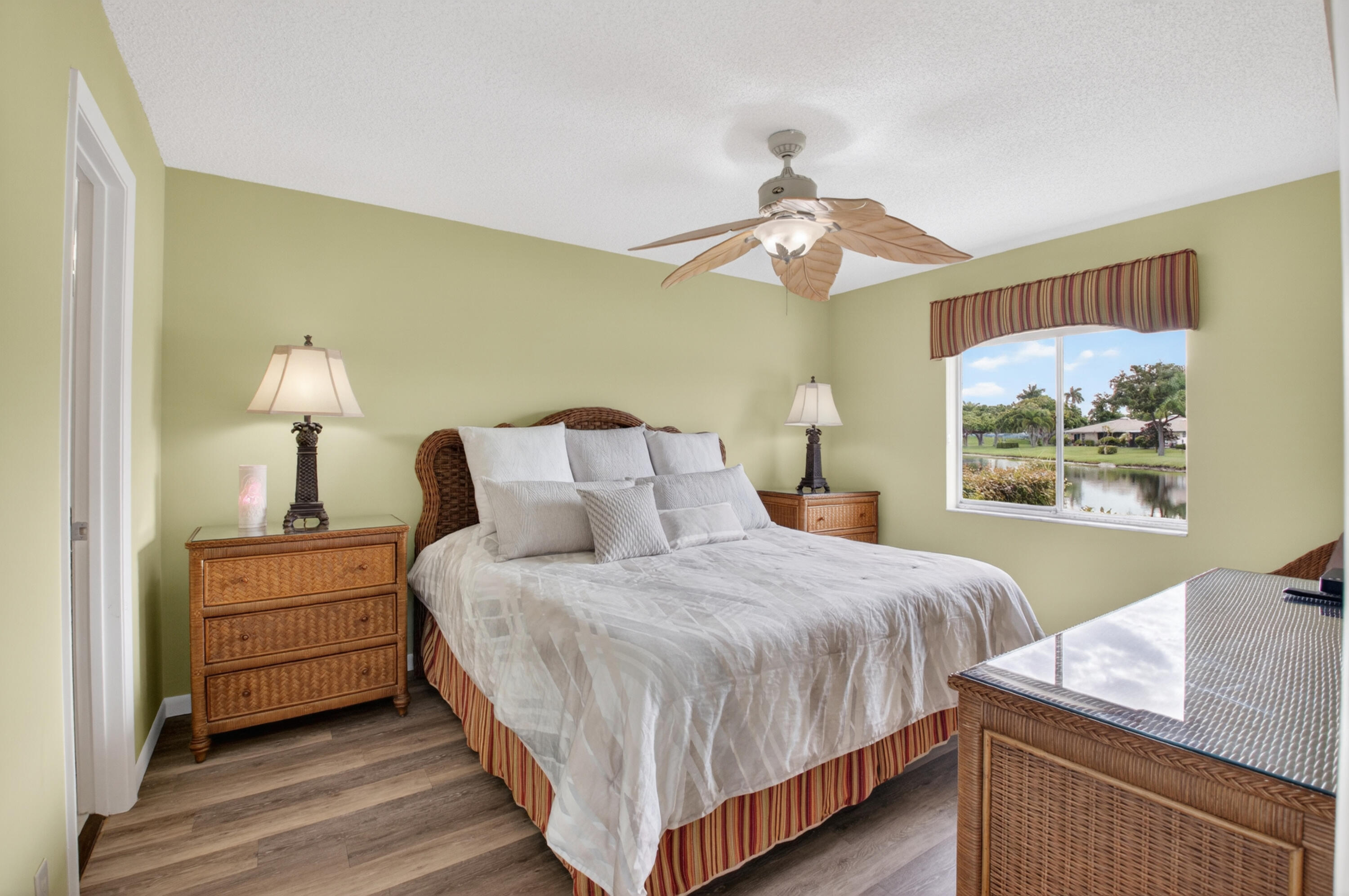 WHISPER WALK/GREENLEAF - Residential