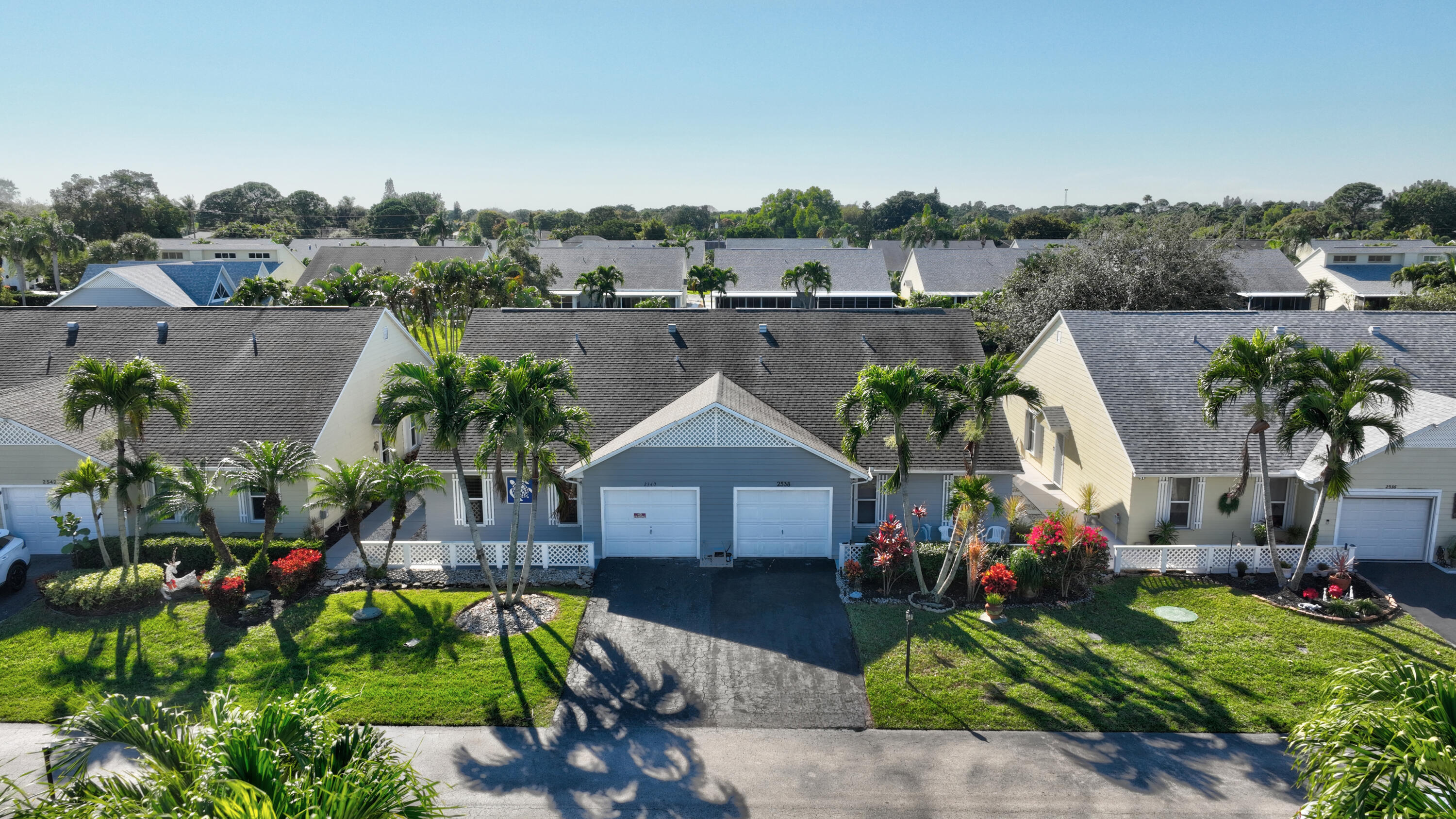 TROPICAL EAST - Residential