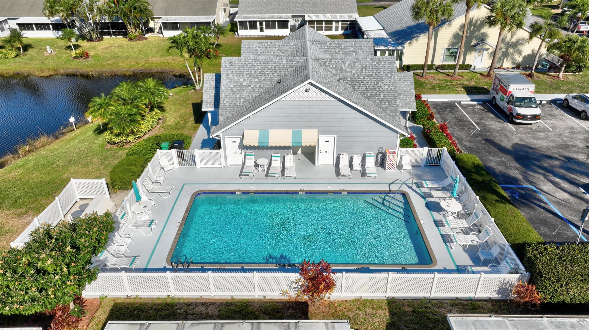 TROPICAL EAST - Residential