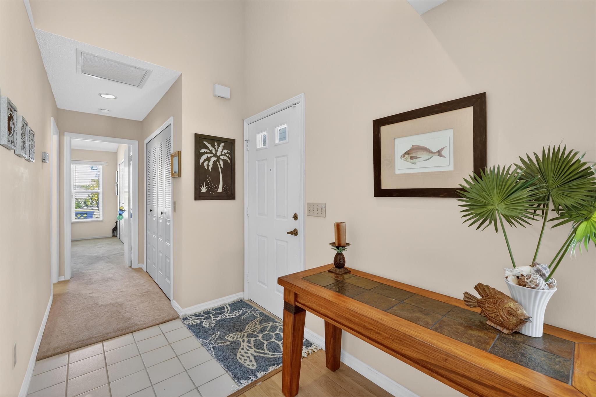 TROPICAL EAST - Residential