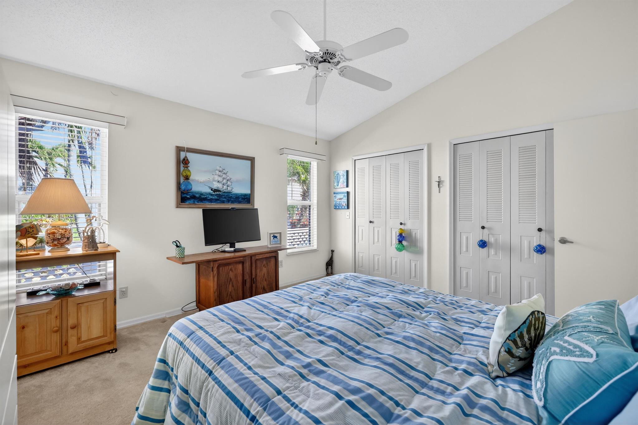 TROPICAL EAST - Residential