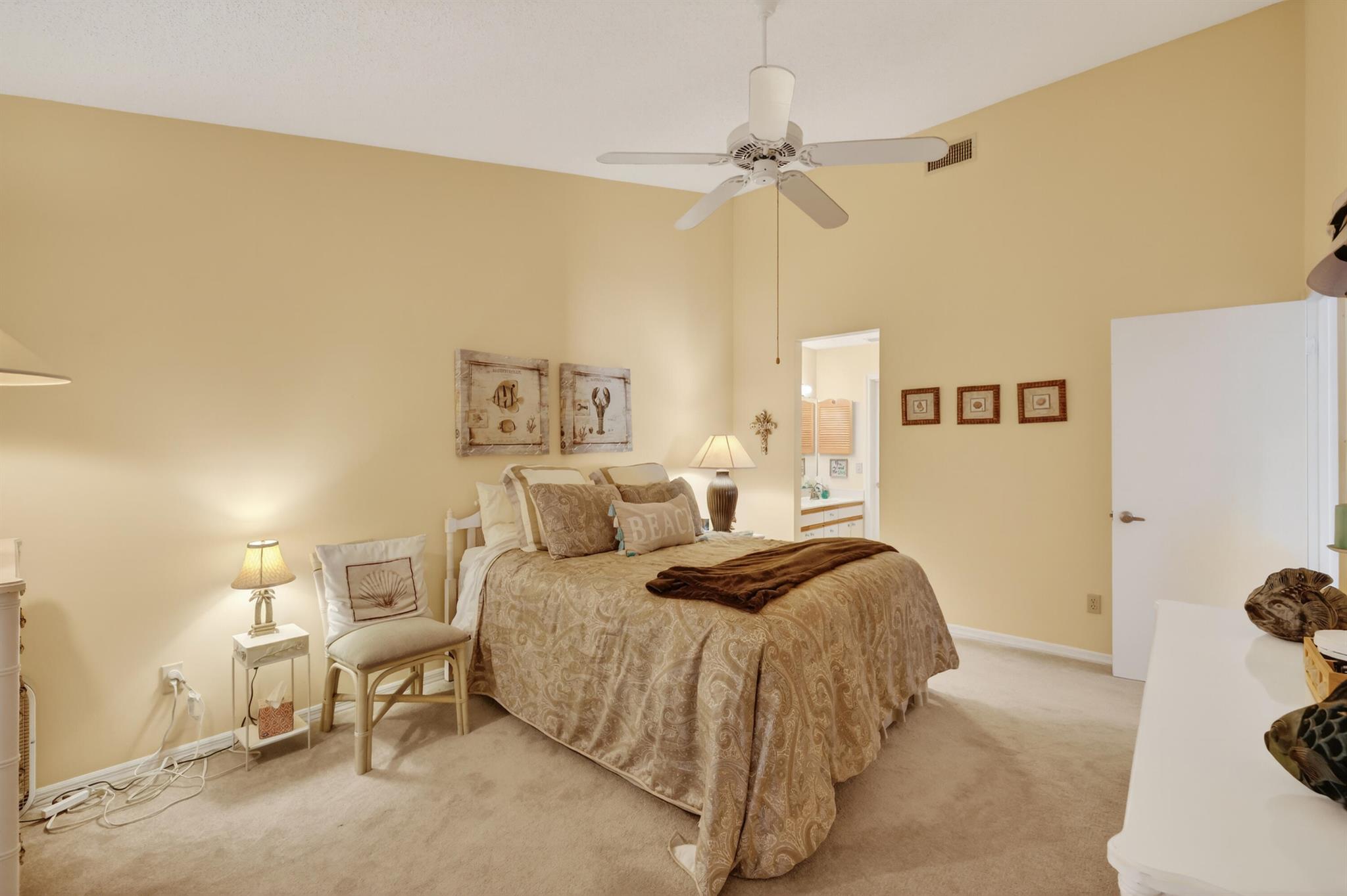 TROPICAL EAST - Residential