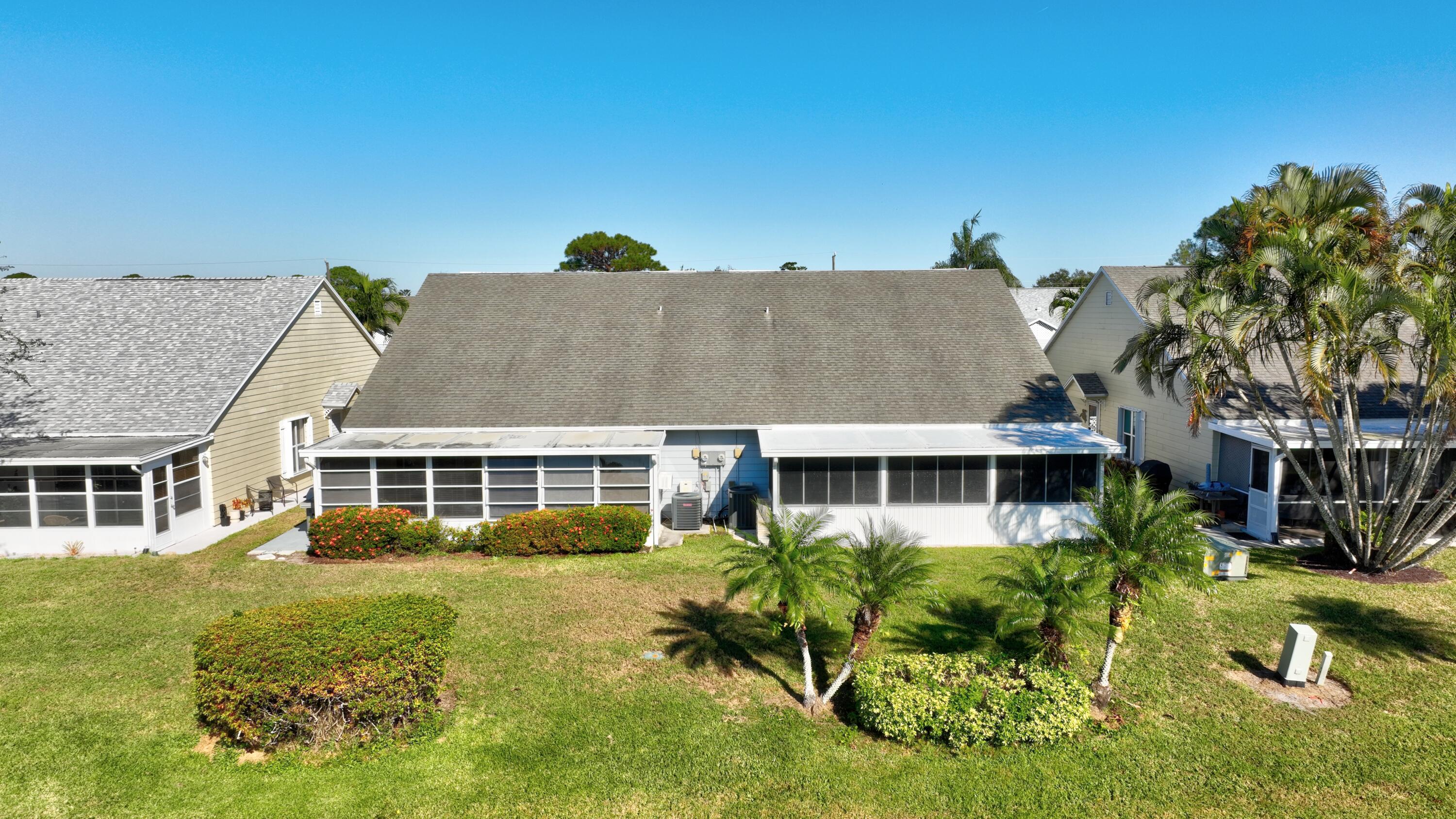 TROPICAL EAST - Residential