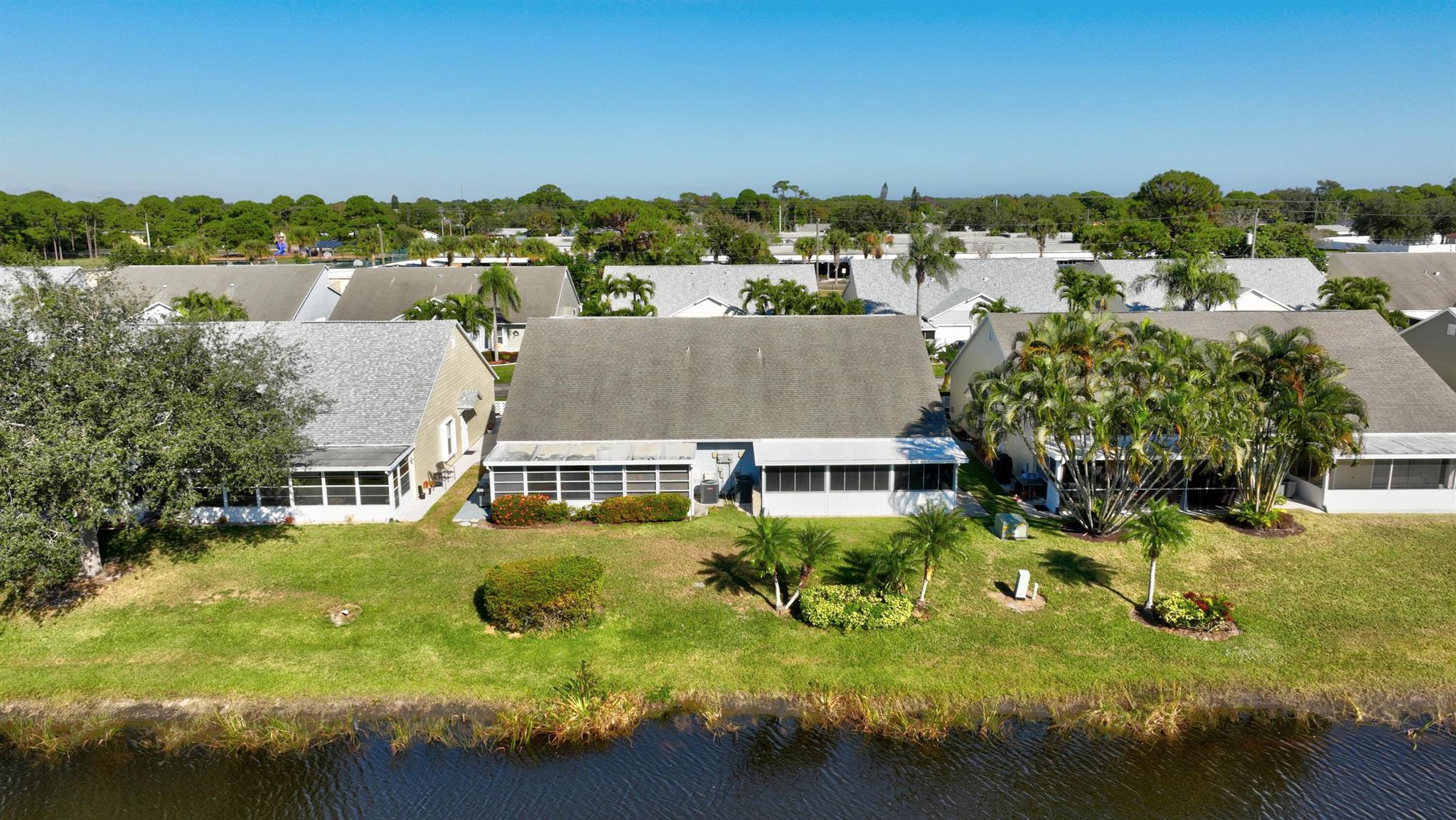 TROPICAL EAST - Residential