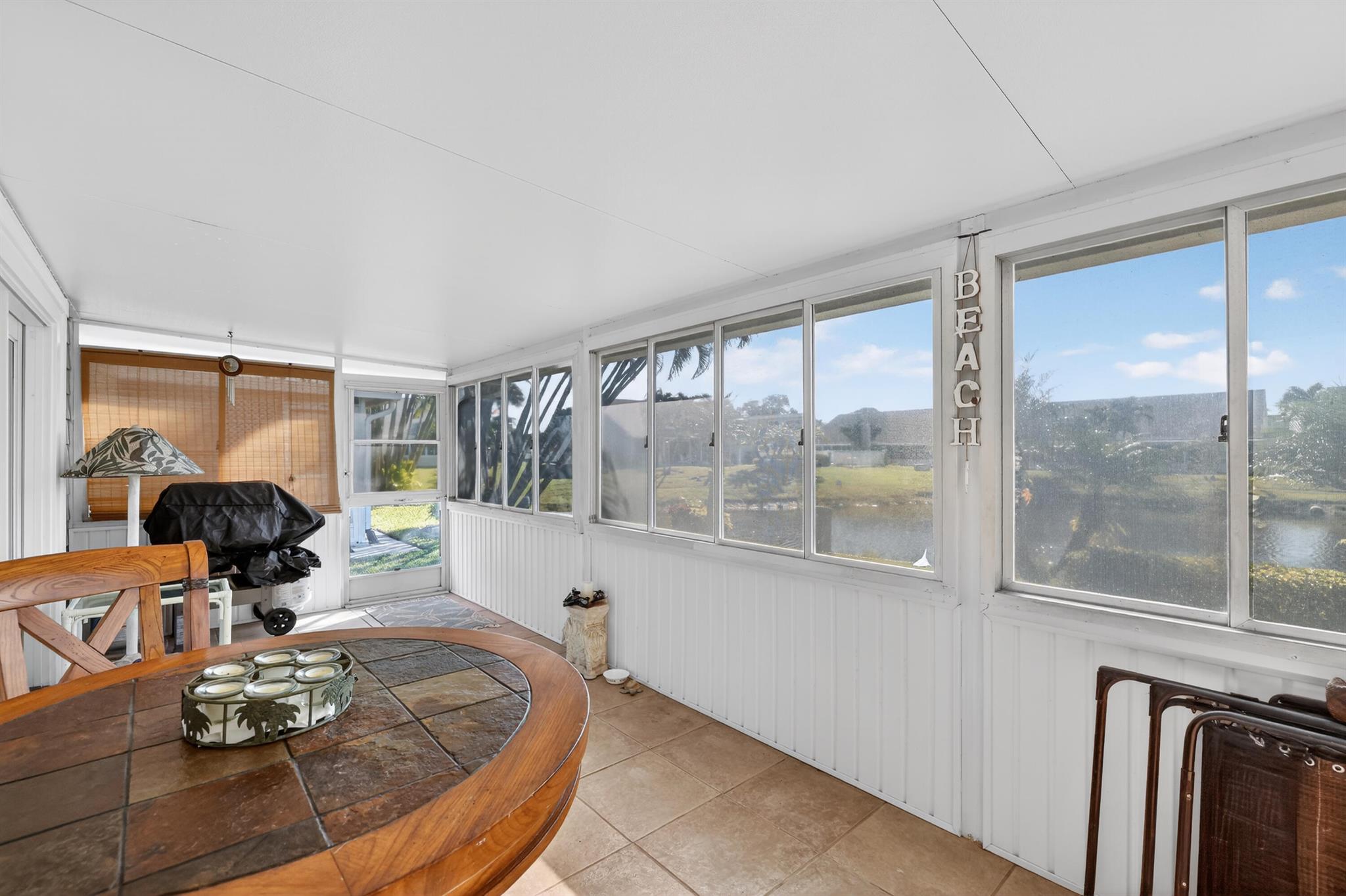 TROPICAL EAST - Residential