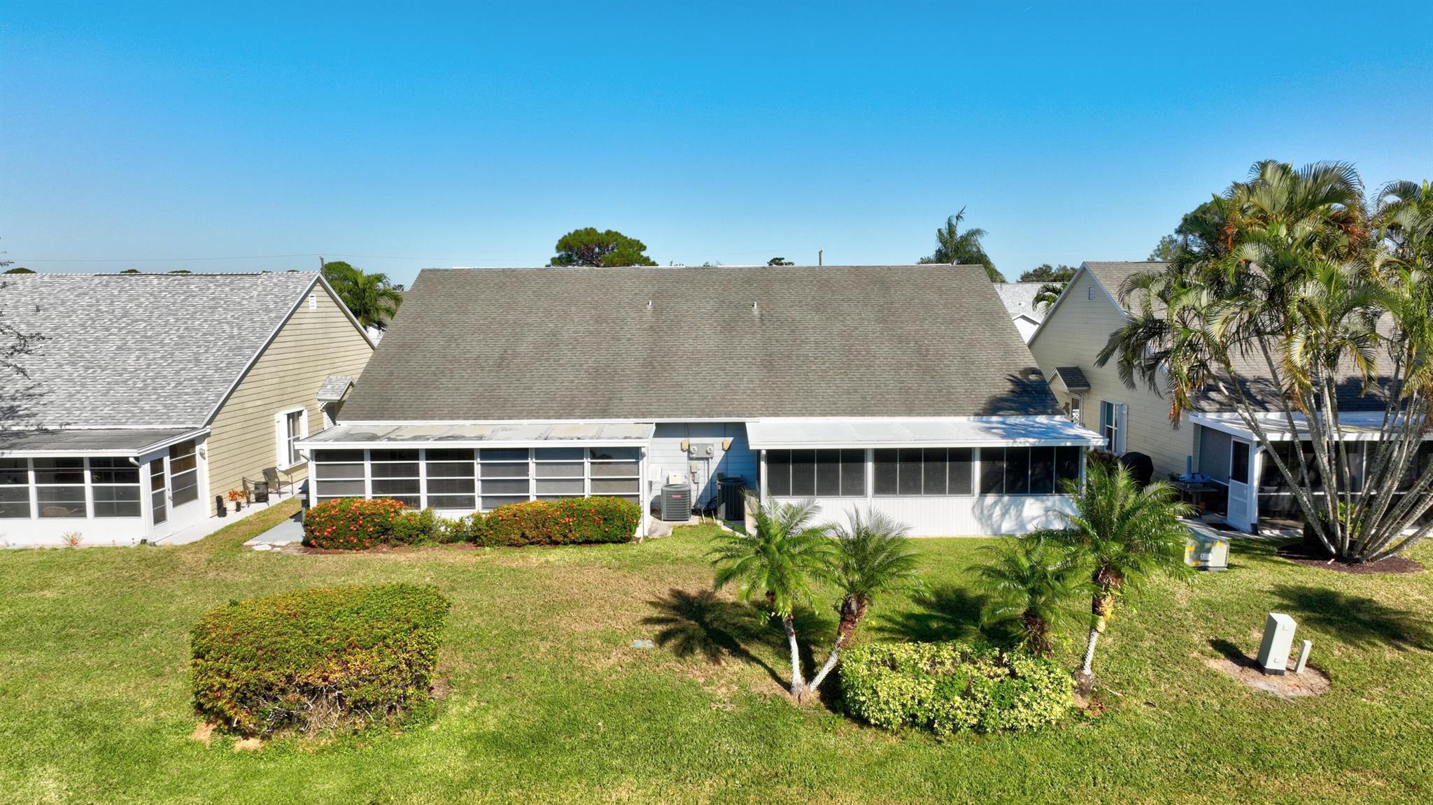 TROPICAL EAST - Residential