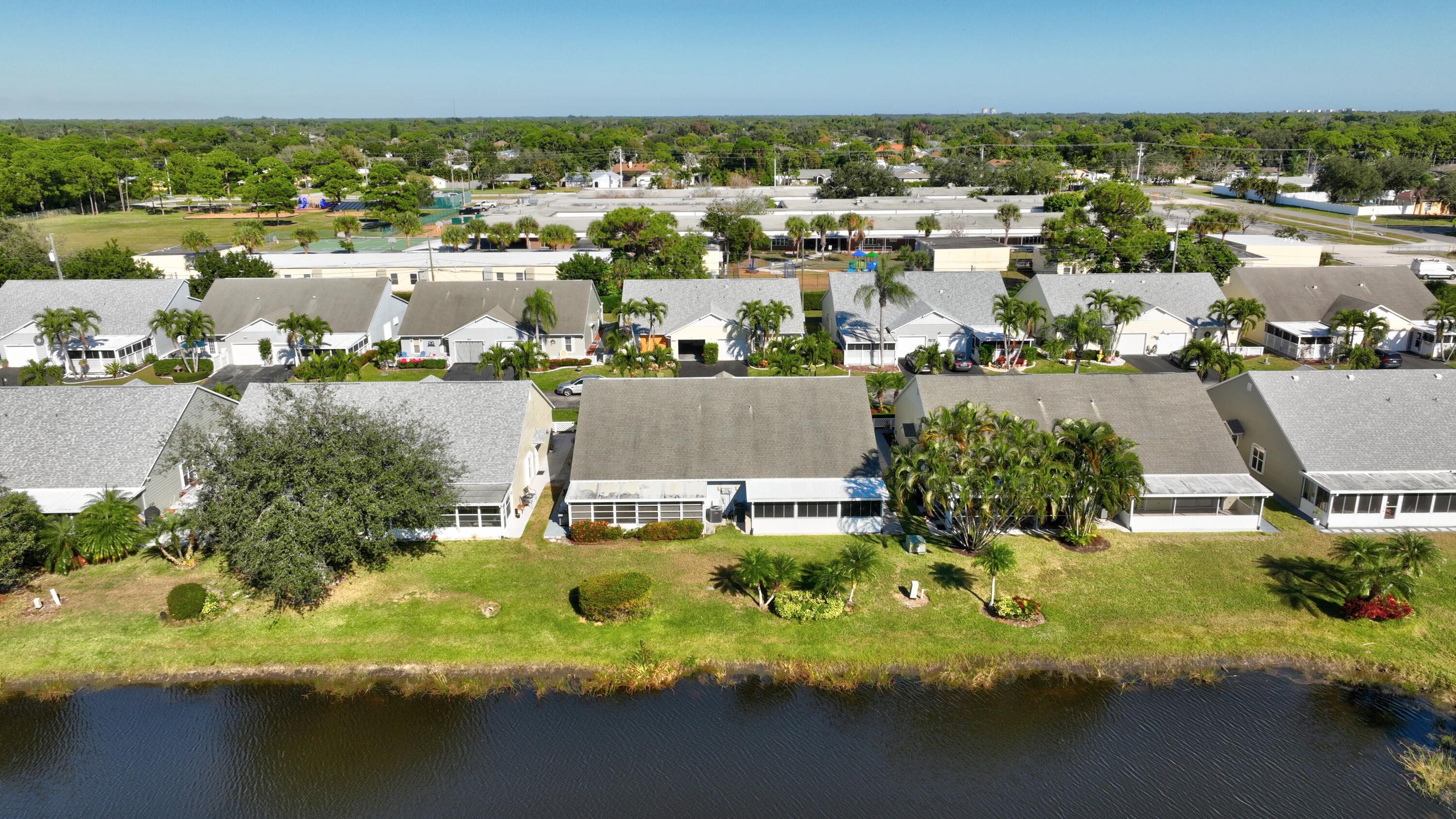 TROPICAL EAST - Residential