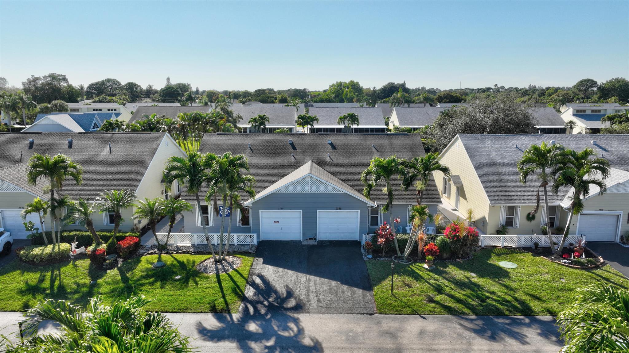 TROPICAL EAST - Residential