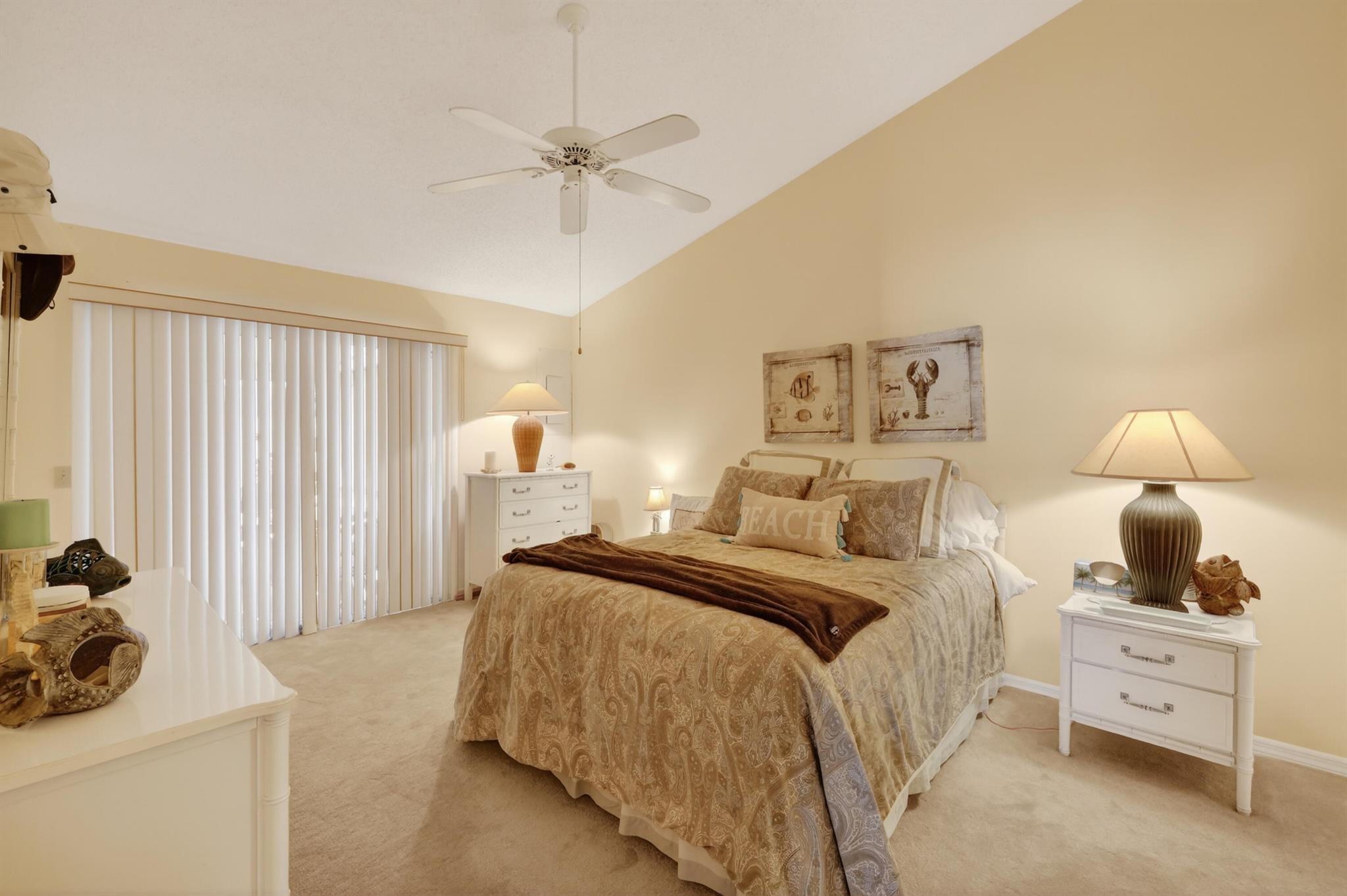 TROPICAL EAST - Residential