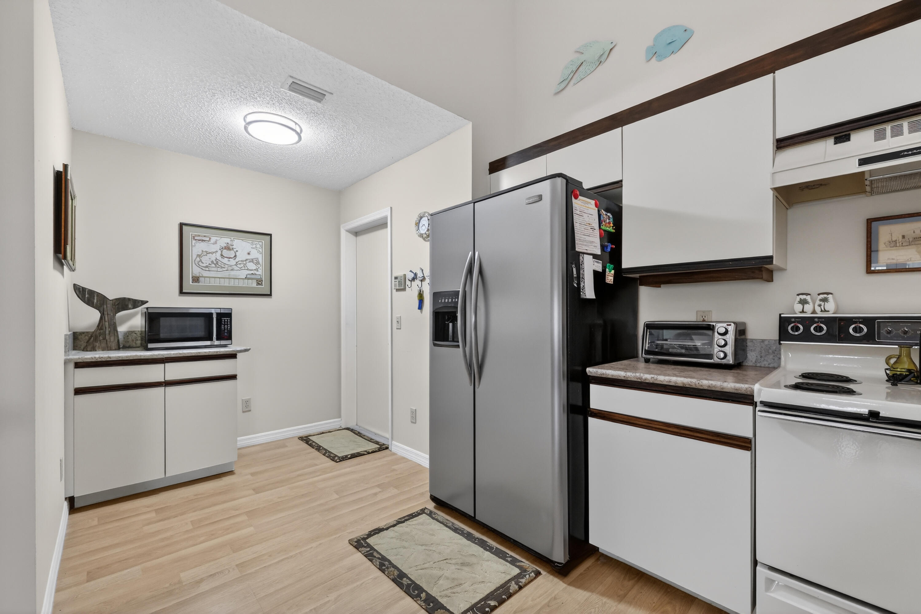 TROPICAL EAST - Residential