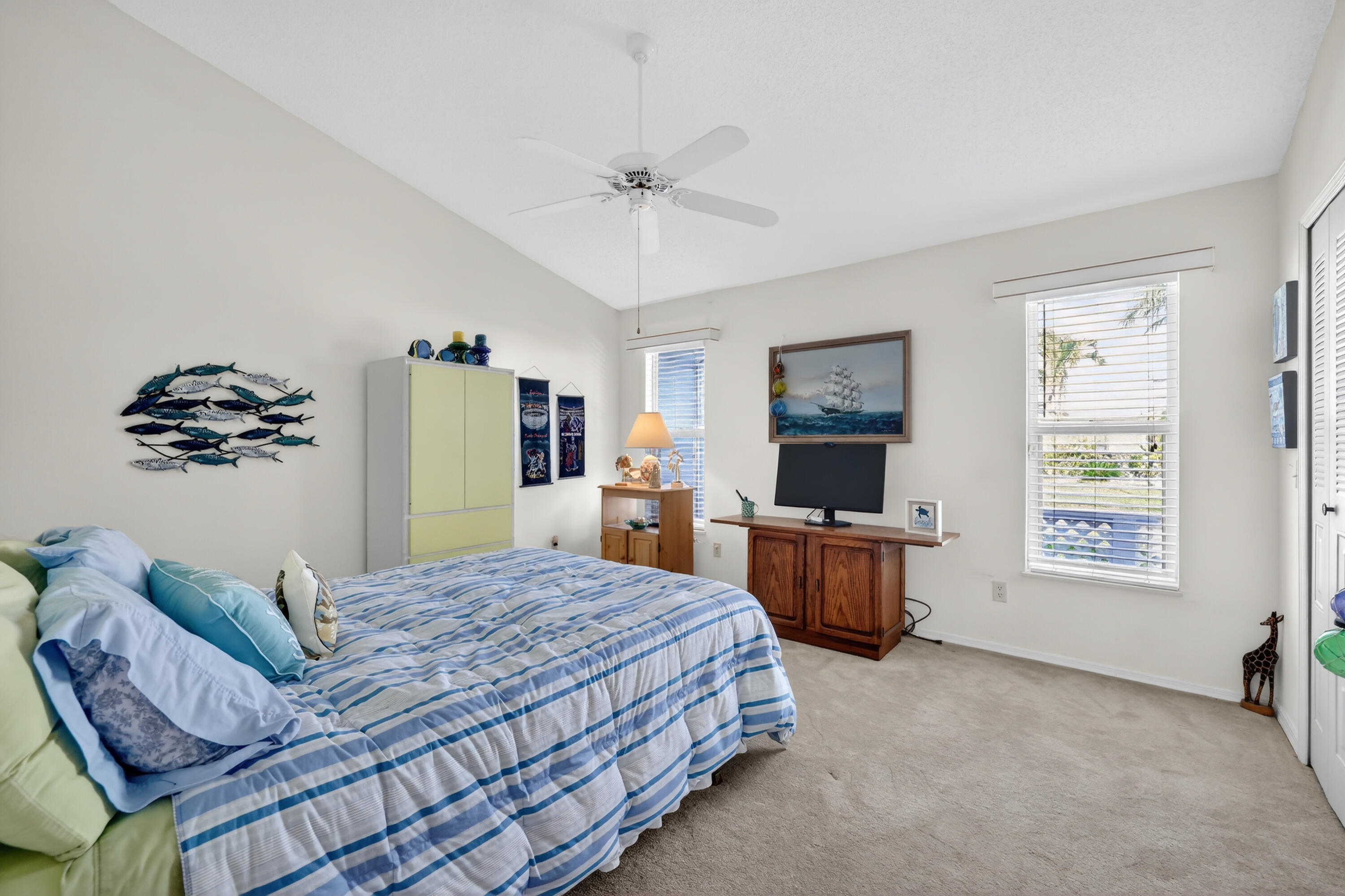 TROPICAL EAST - Residential