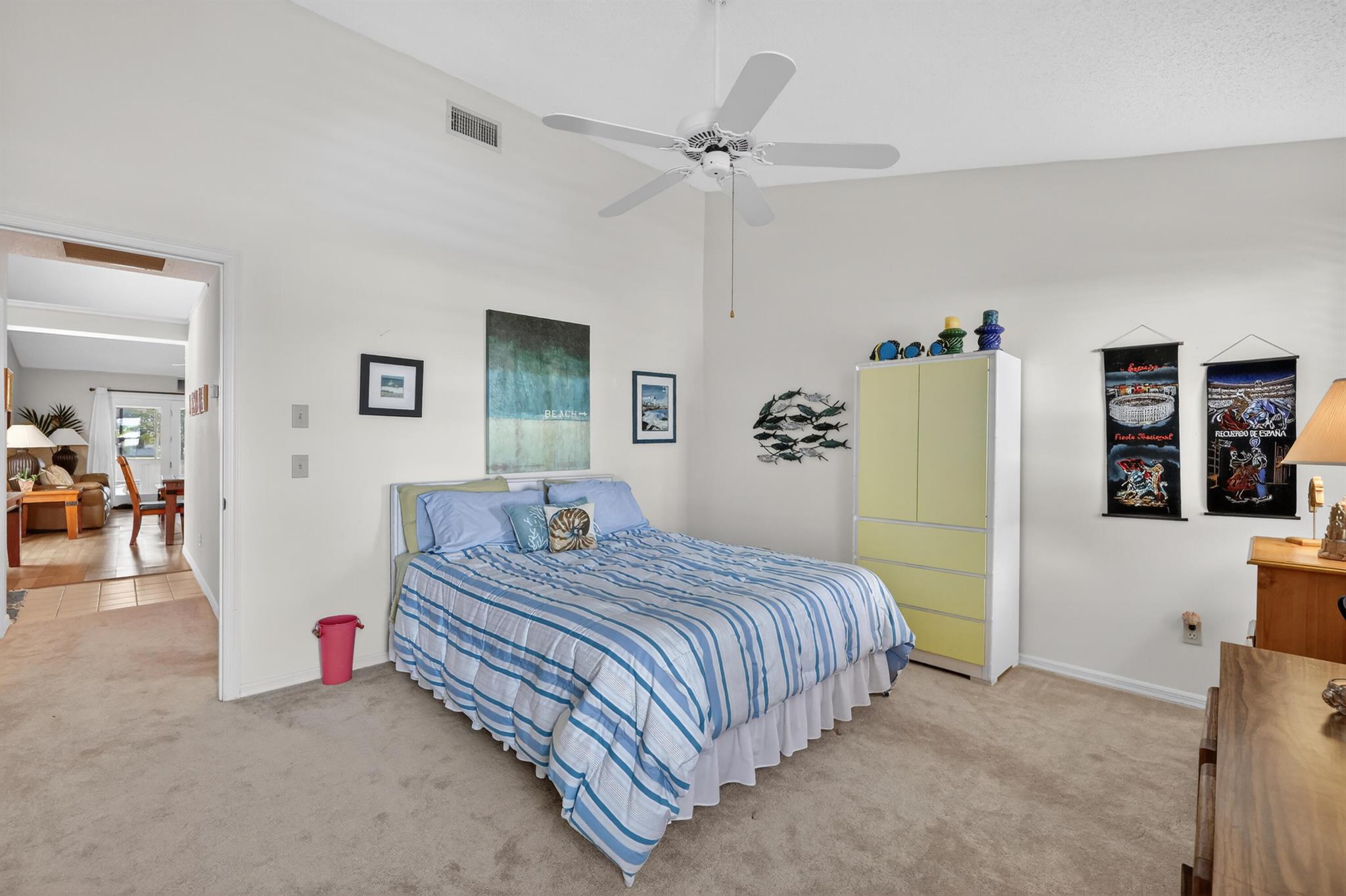 TROPICAL EAST - Residential