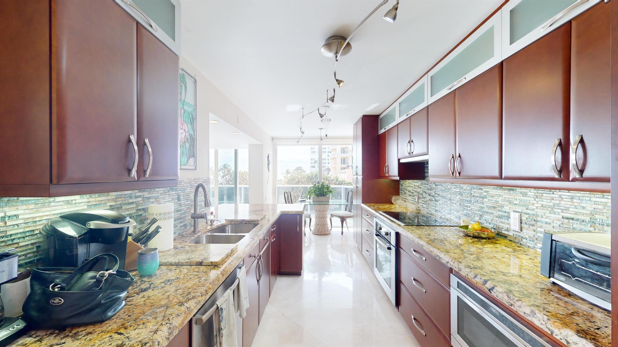 BERESFORD CONDO - Residential