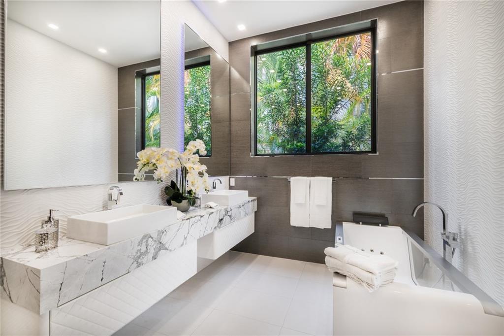 Gould Island 15-62 B - Residential