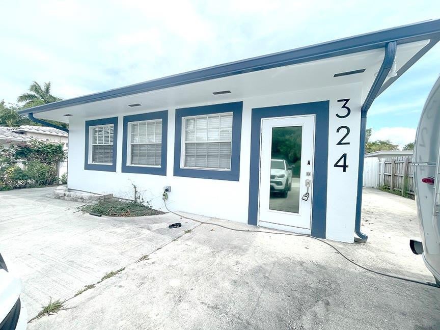 Photo of 324 SW 22nd Street #A1, Fort Lauderdale, FL 33315 (MLS # F10503080)