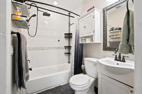 Tiny photo for 250 NE 57th Street, Oakland Park, FL 33334 (MLS # B26049907)