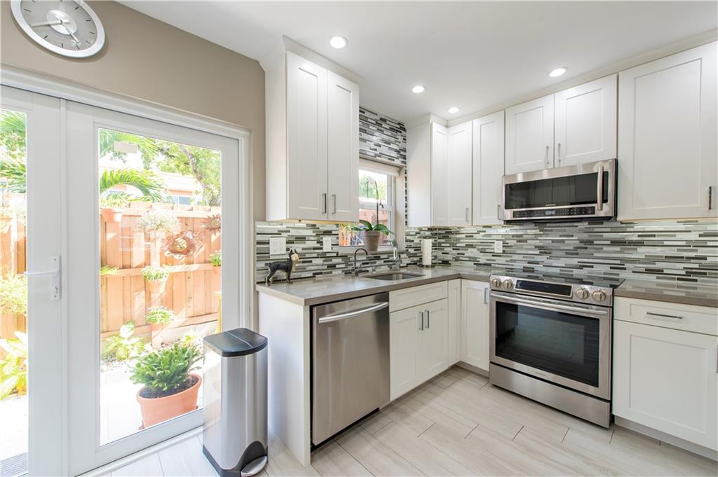 Manor Grove Townhomes - Residential