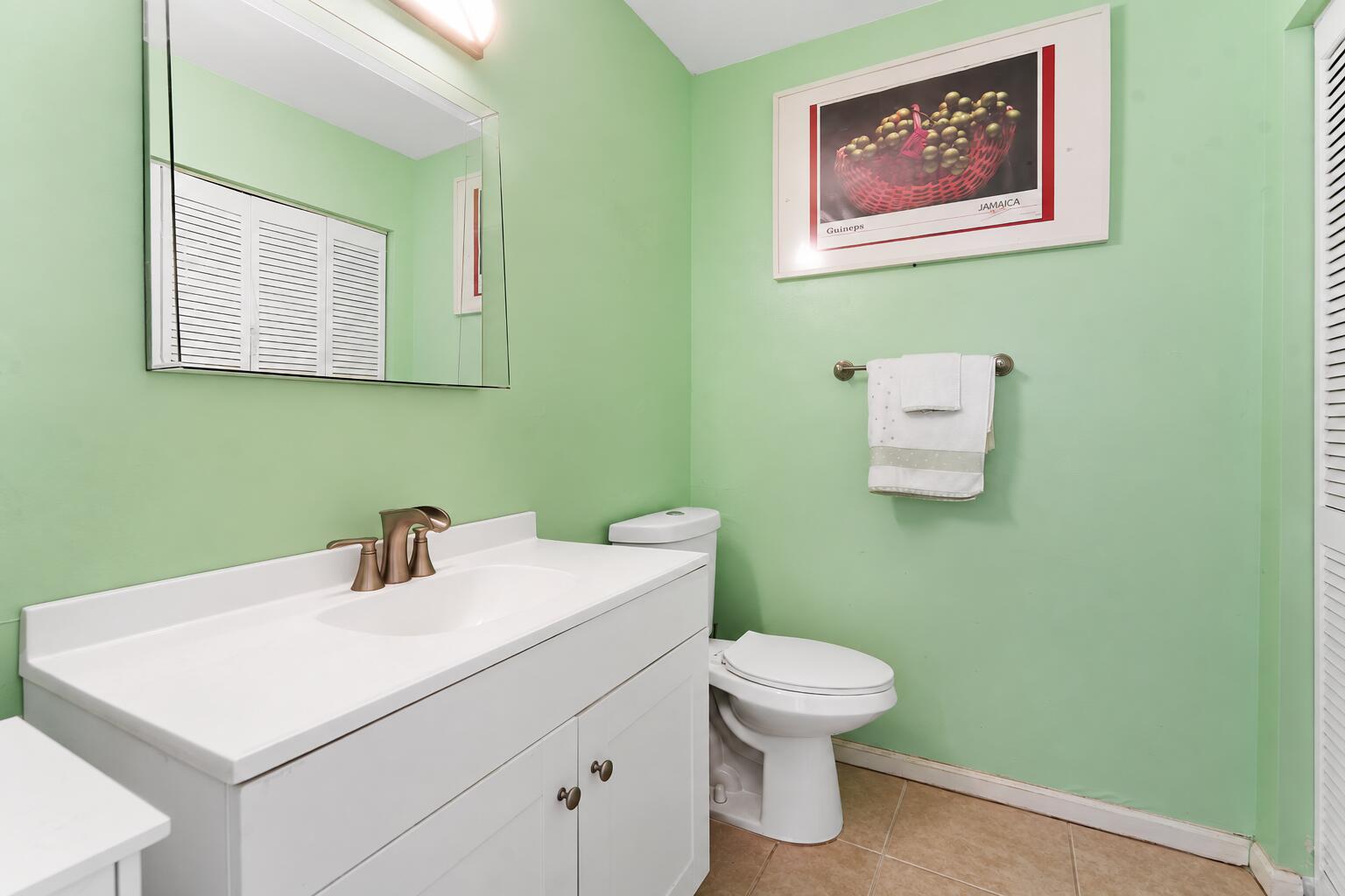 1595 Woodbridge Lakes Circle
