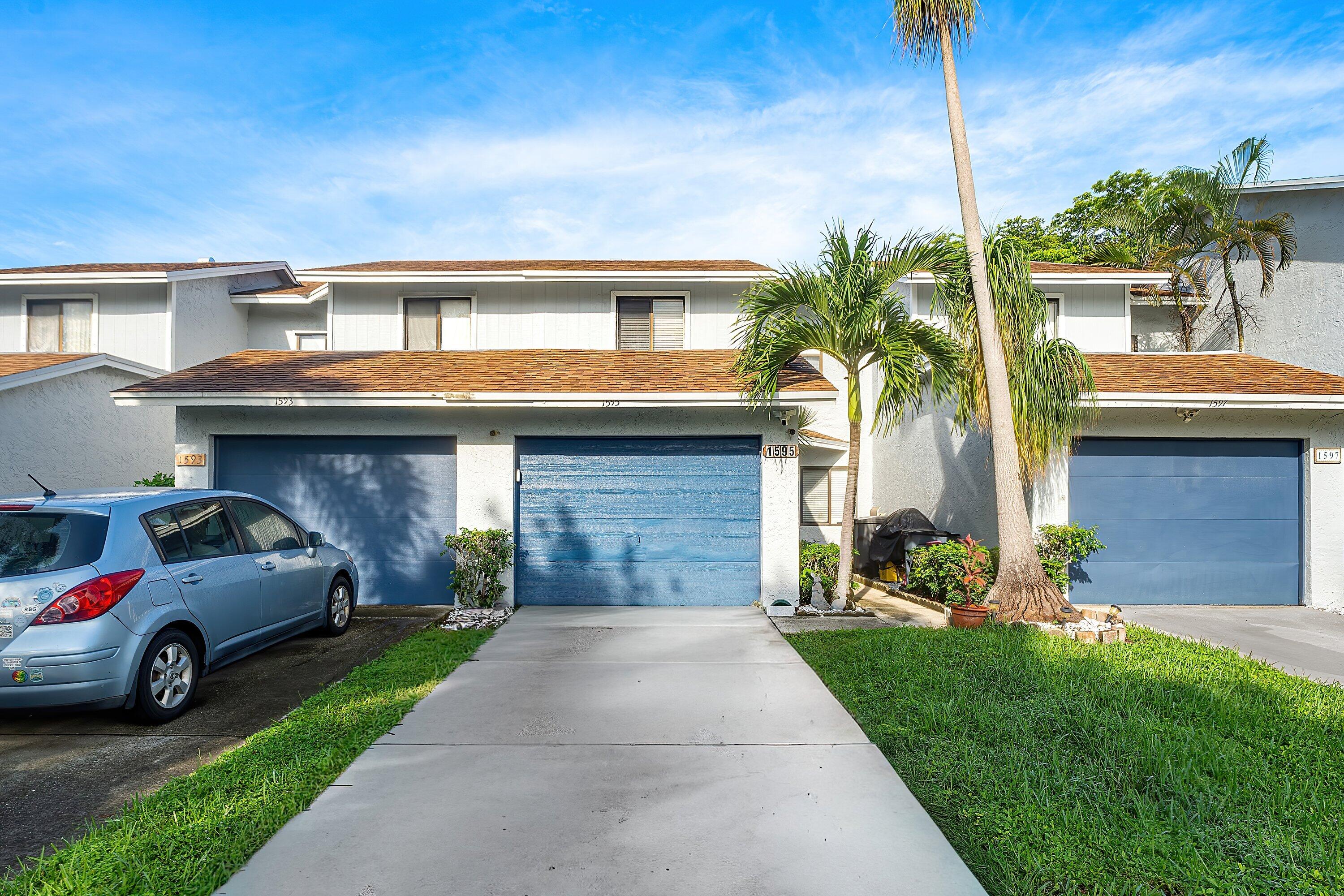 1595 Woodbridge Lakes Circle