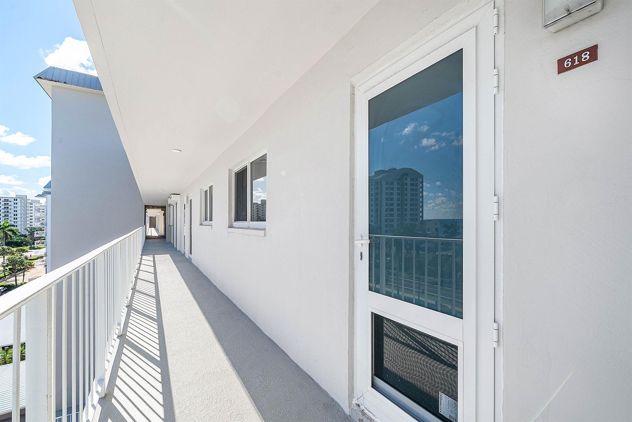 PENTHOUSE HIGHLANDS CONDO - Residential