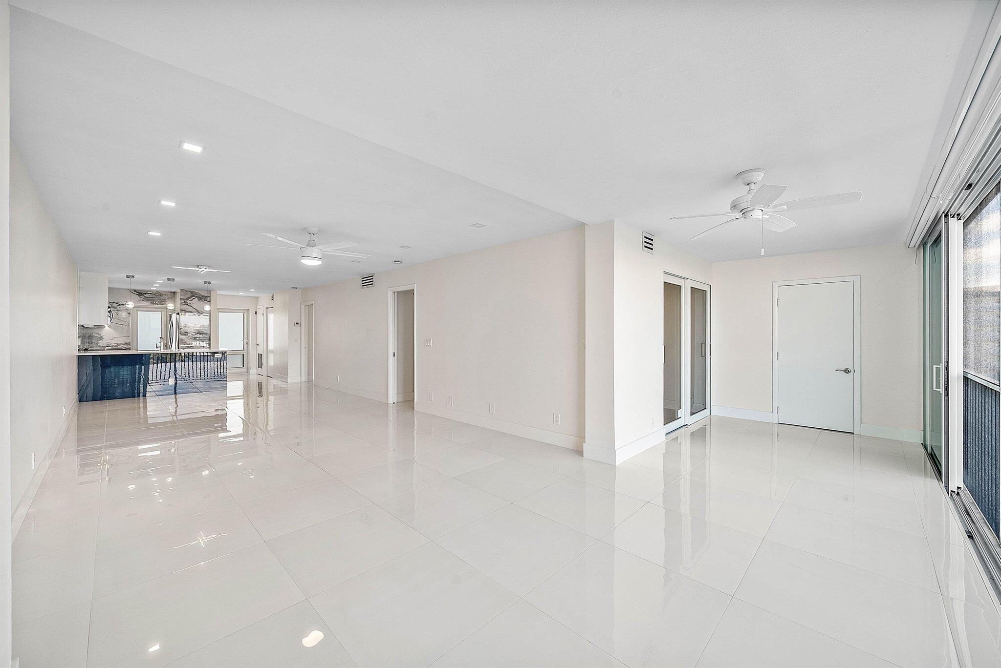 PENTHOUSE HIGHLANDS CONDO - Residential