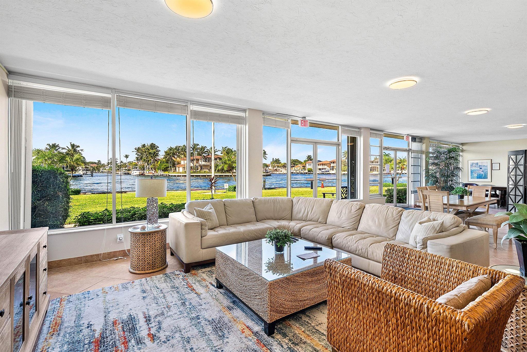 PENTHOUSE HIGHLANDS CONDO - Residential