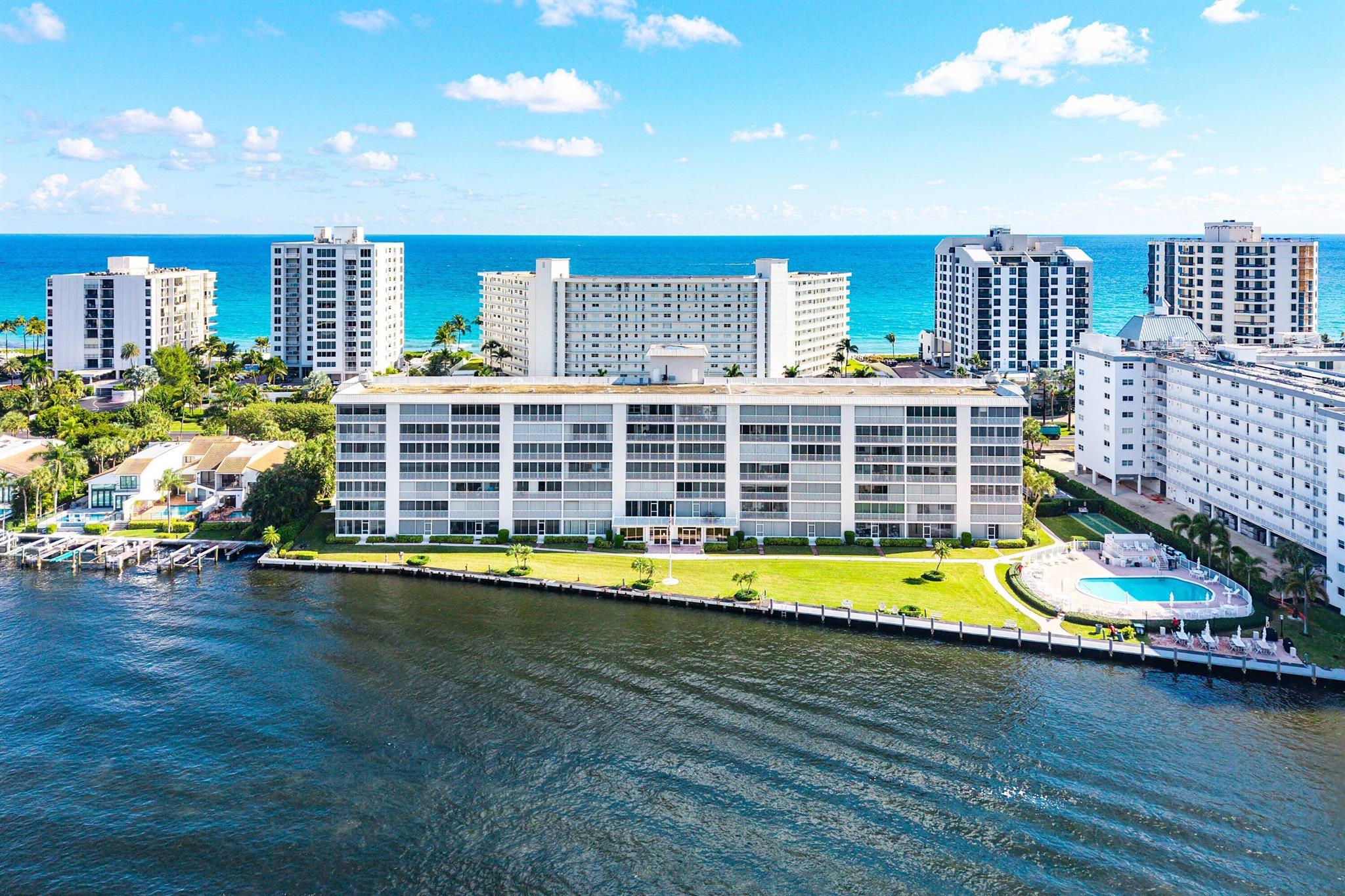 PENTHOUSE HIGHLANDS CONDO - Residential