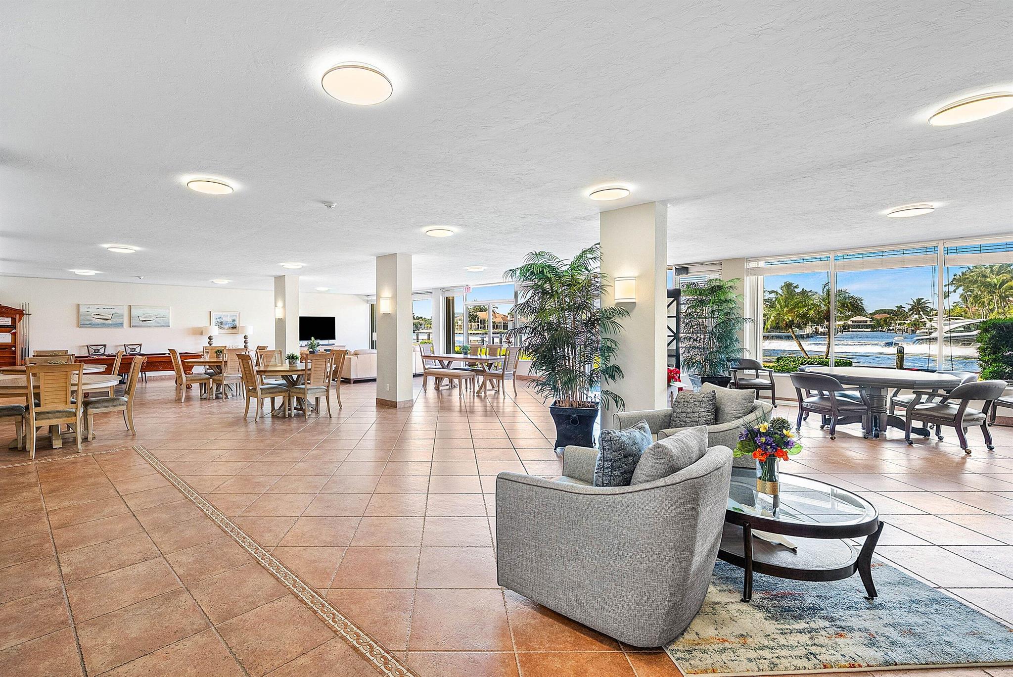 PENTHOUSE HIGHLANDS CONDO - Residential