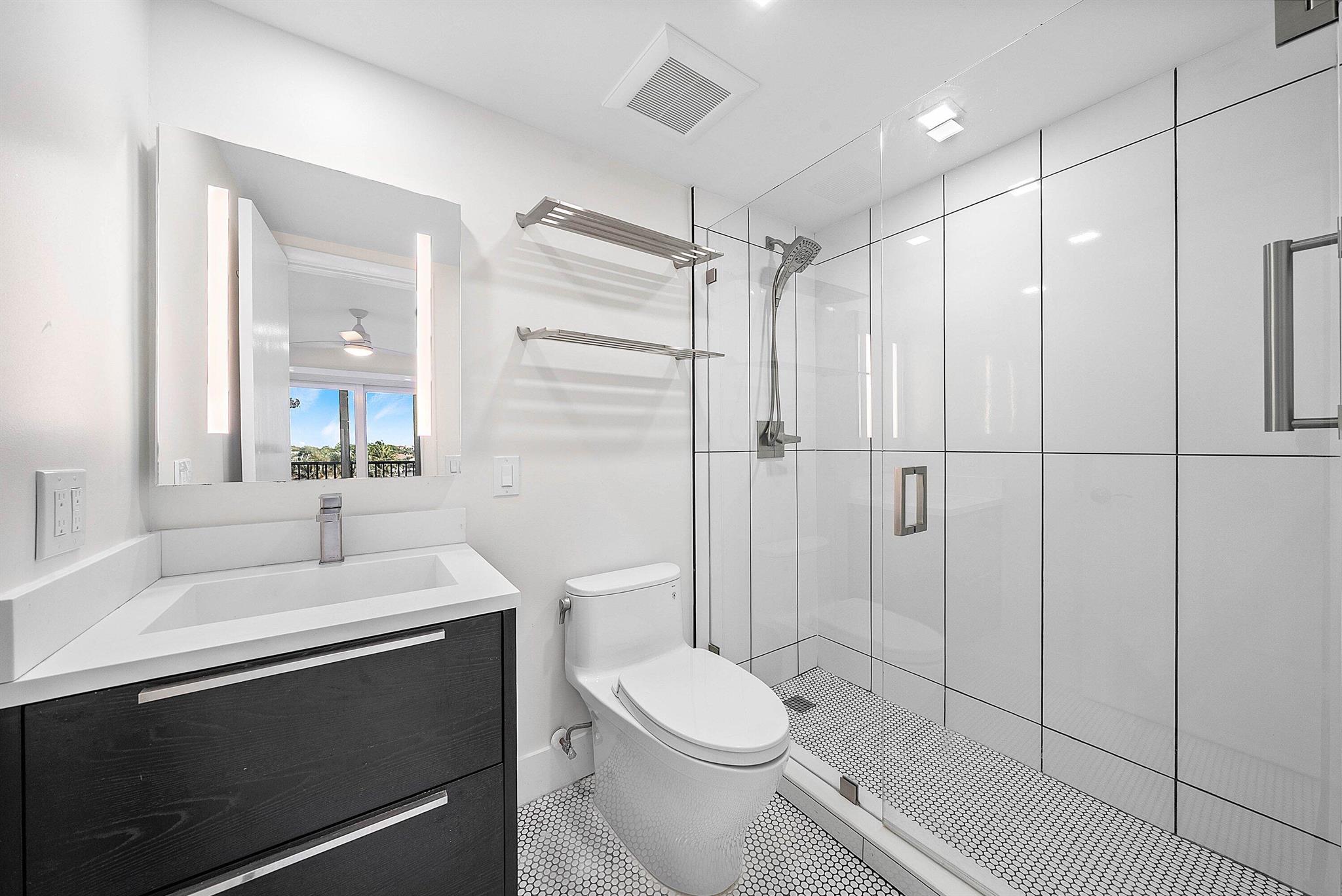 PENTHOUSE HIGHLANDS CONDO - Residential