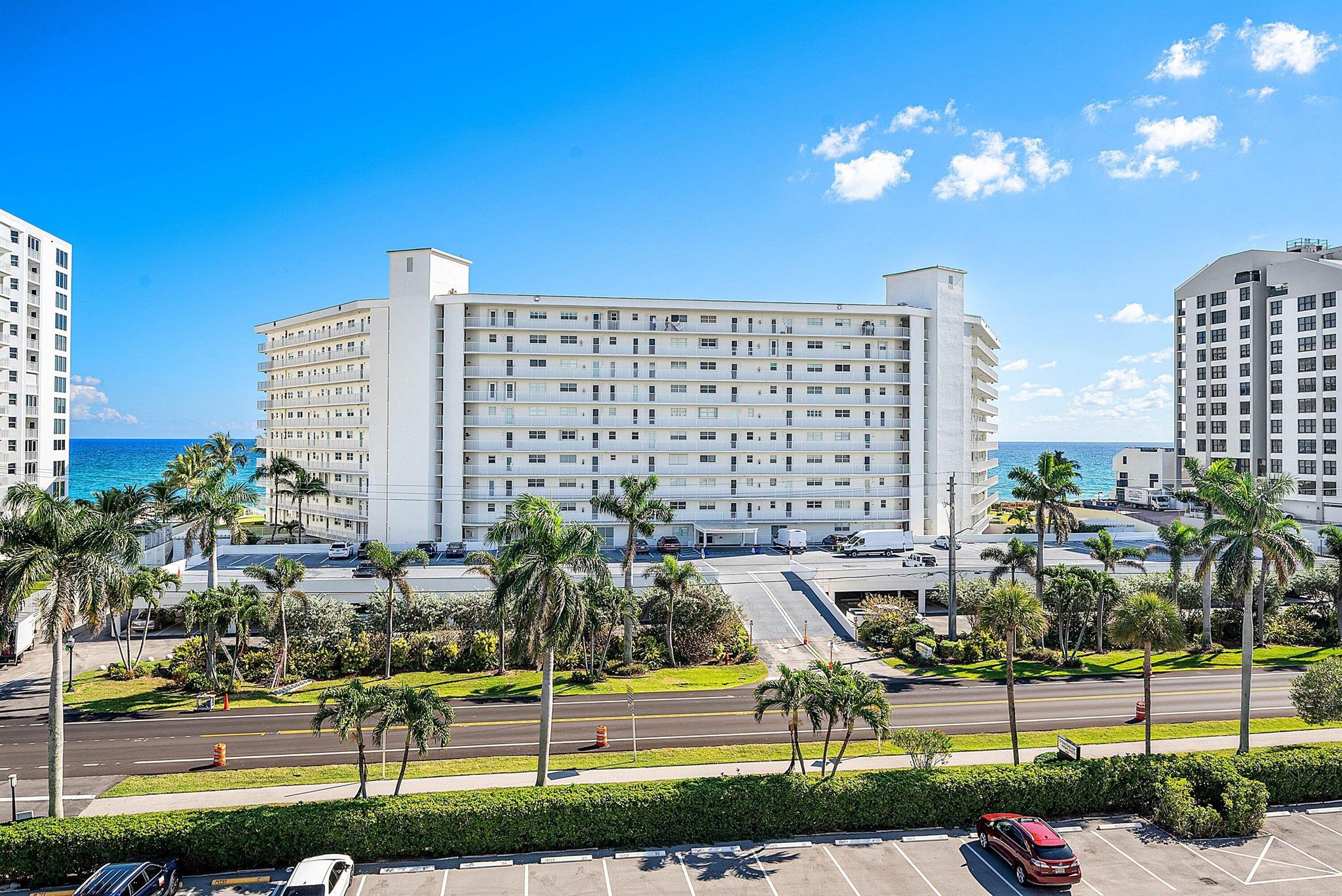 PENTHOUSE HIGHLANDS CONDO - Residential