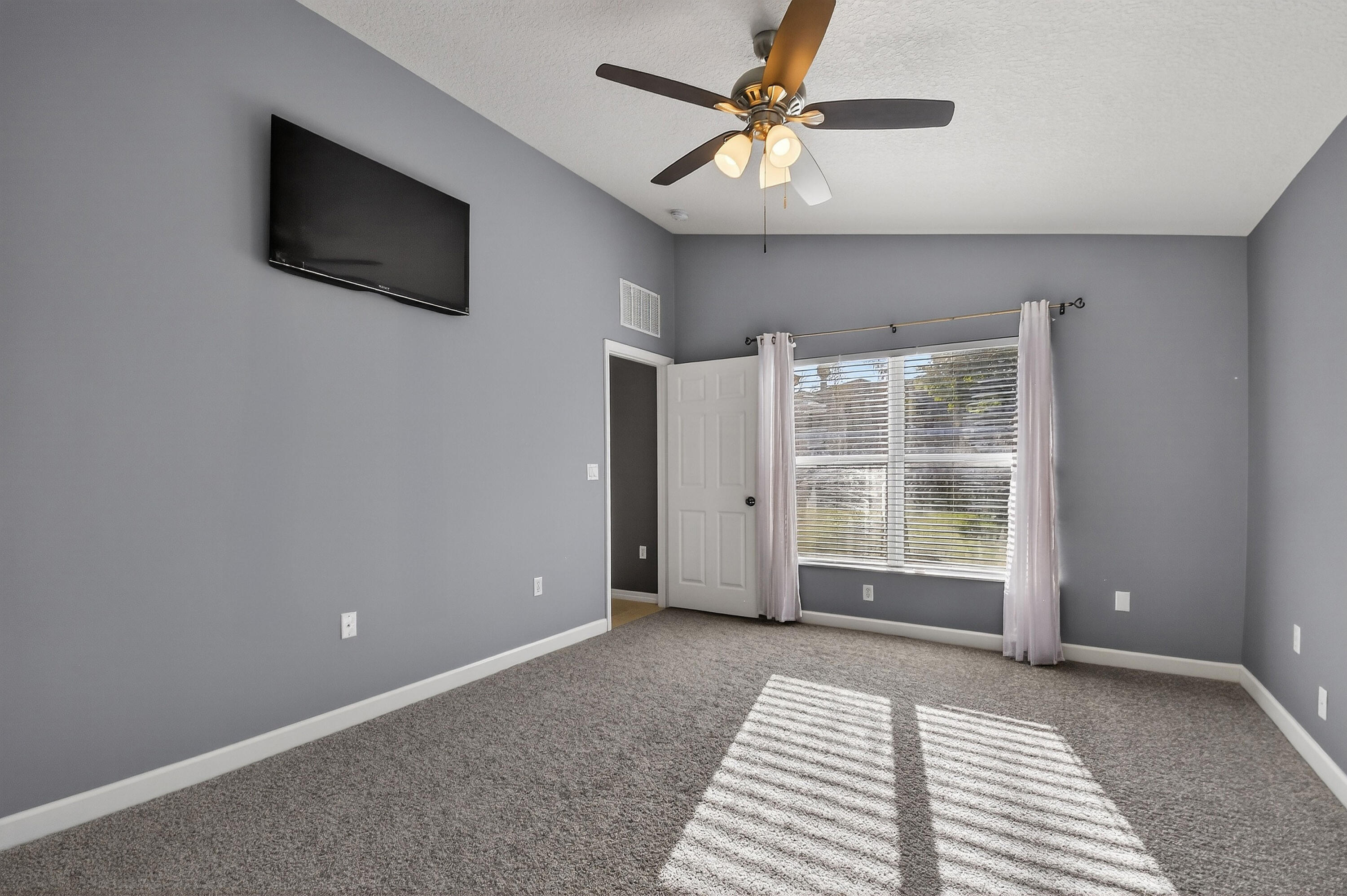 LAKEFOREST - Residential Lease