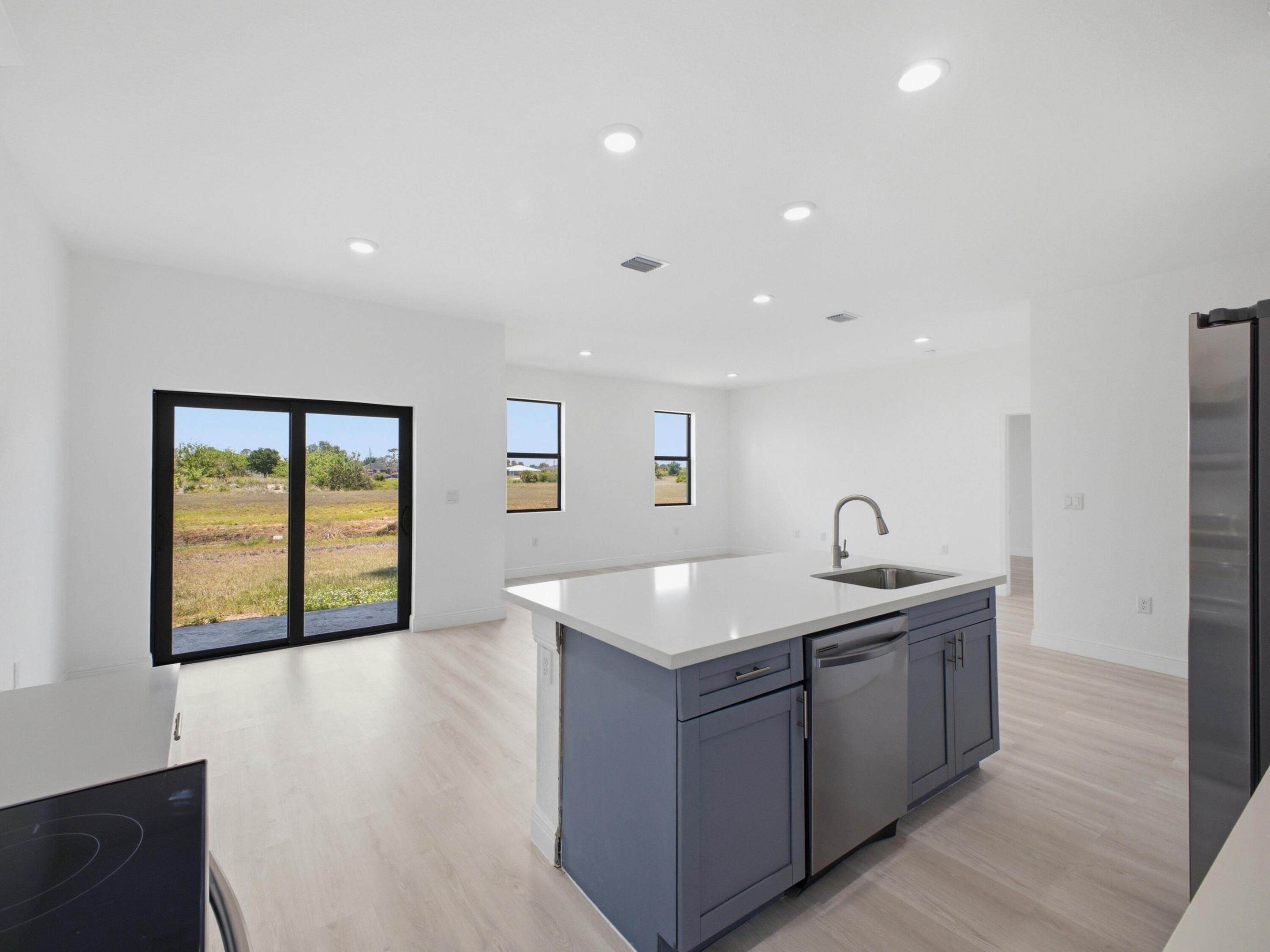 PT LABELLE UNIT 2 - Residential