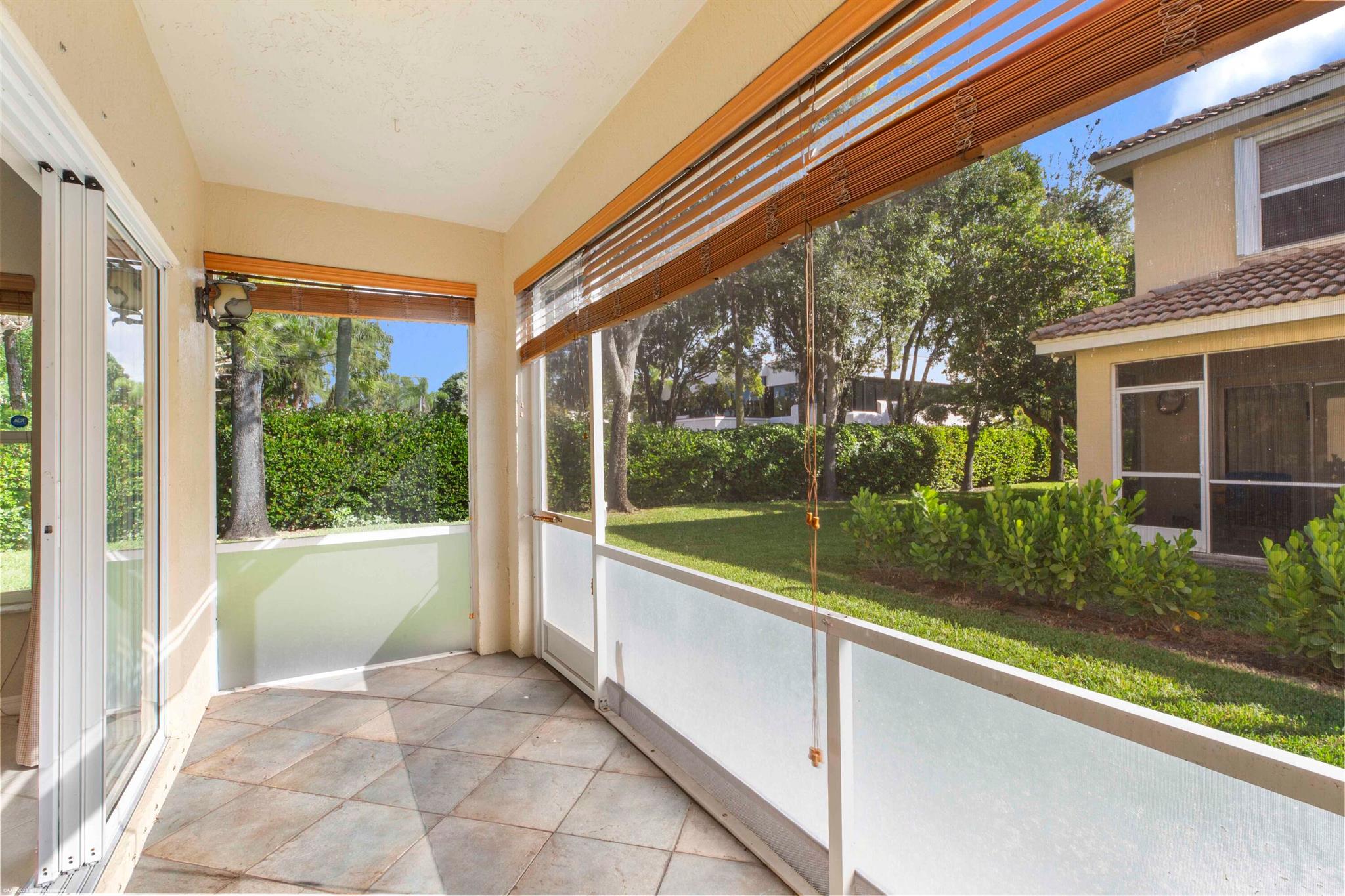 TOWNE PLACE - Residential
