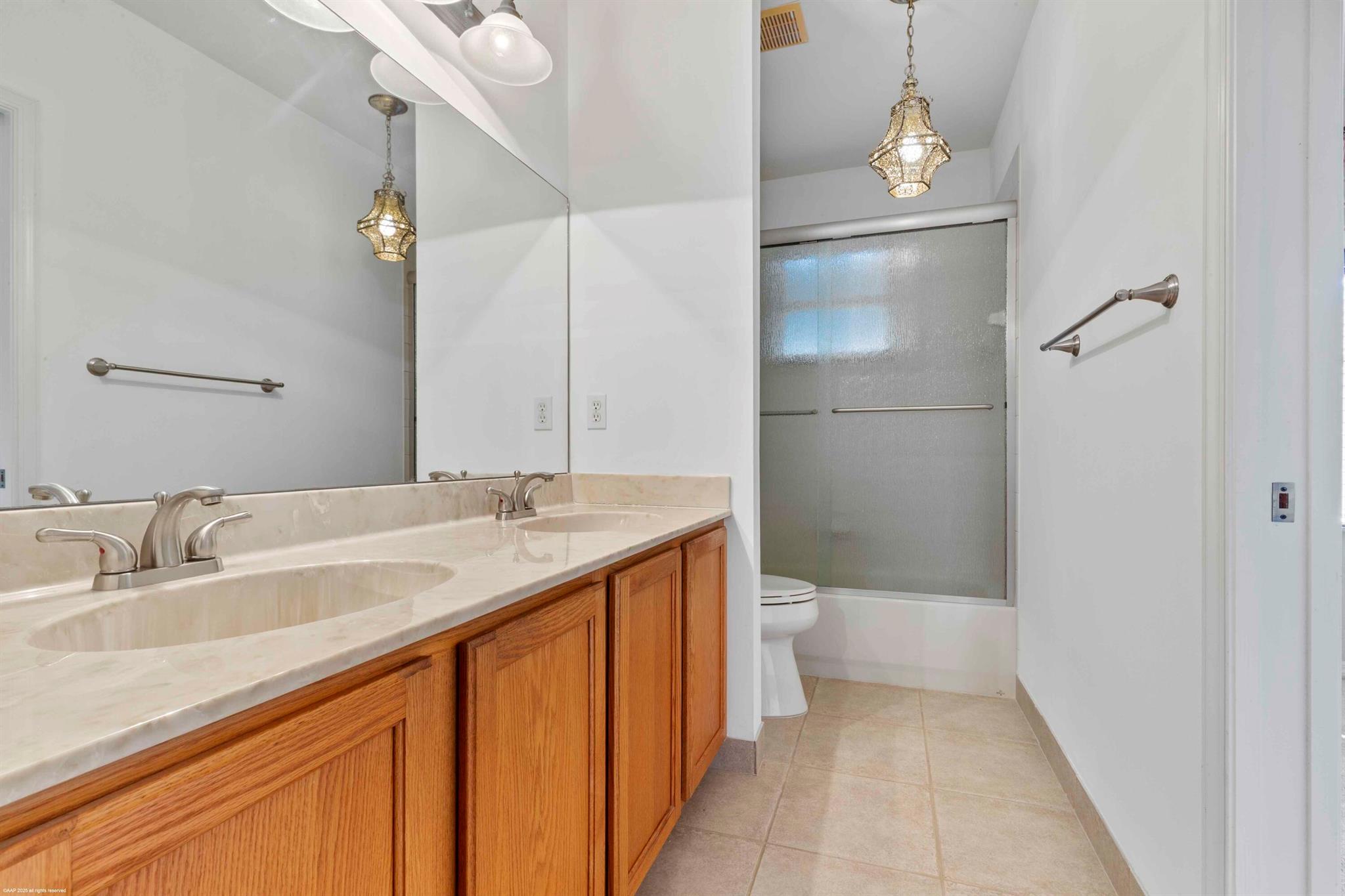 TOWNE PLACE - Residential