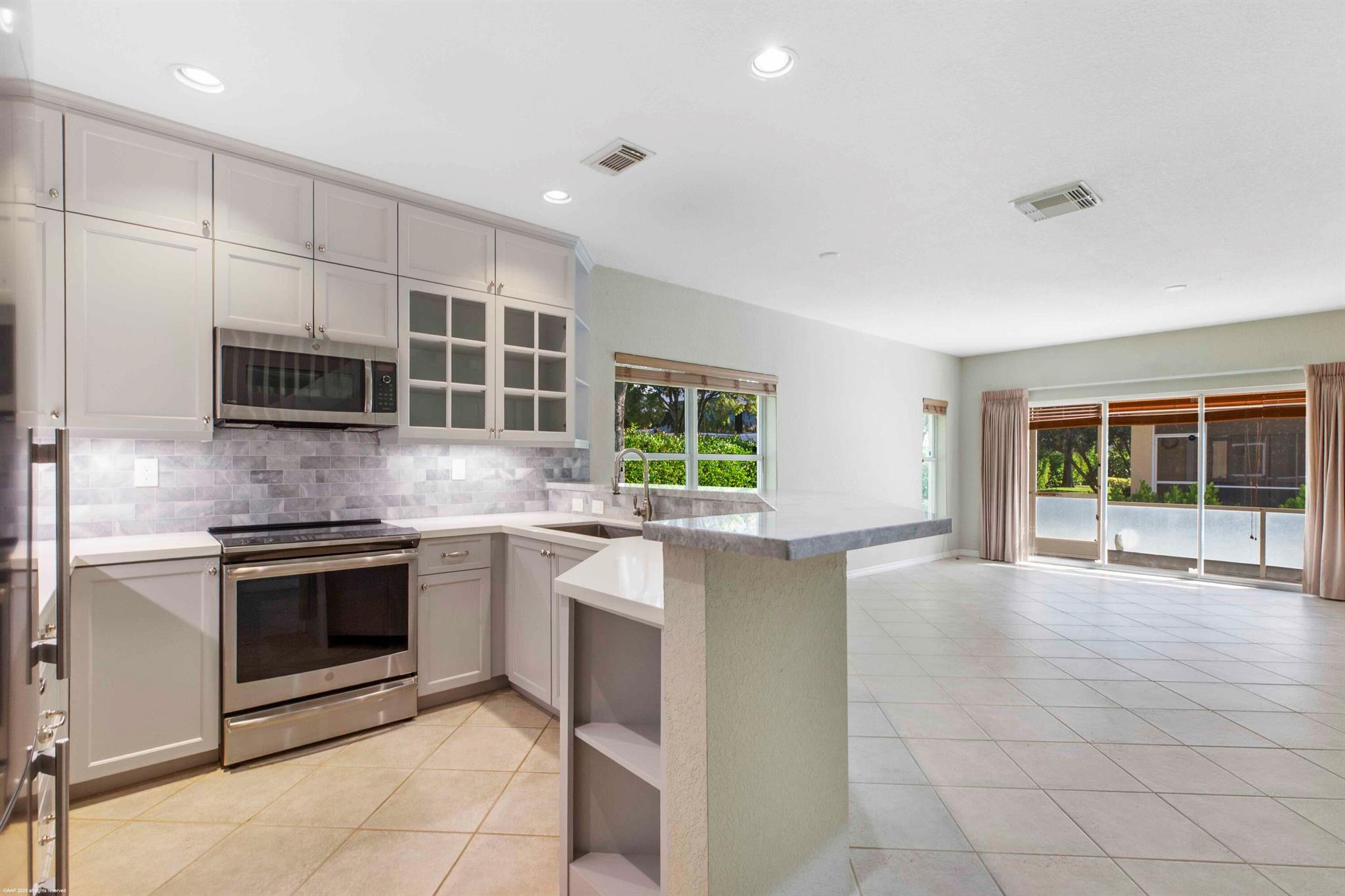 TOWNE PLACE - Residential