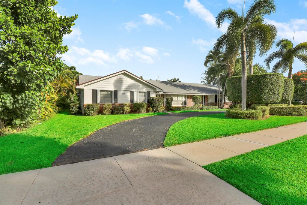 Photo of 504 Greenway Drive, North Palm Beach, FL 33408 (MLS # R10913284)