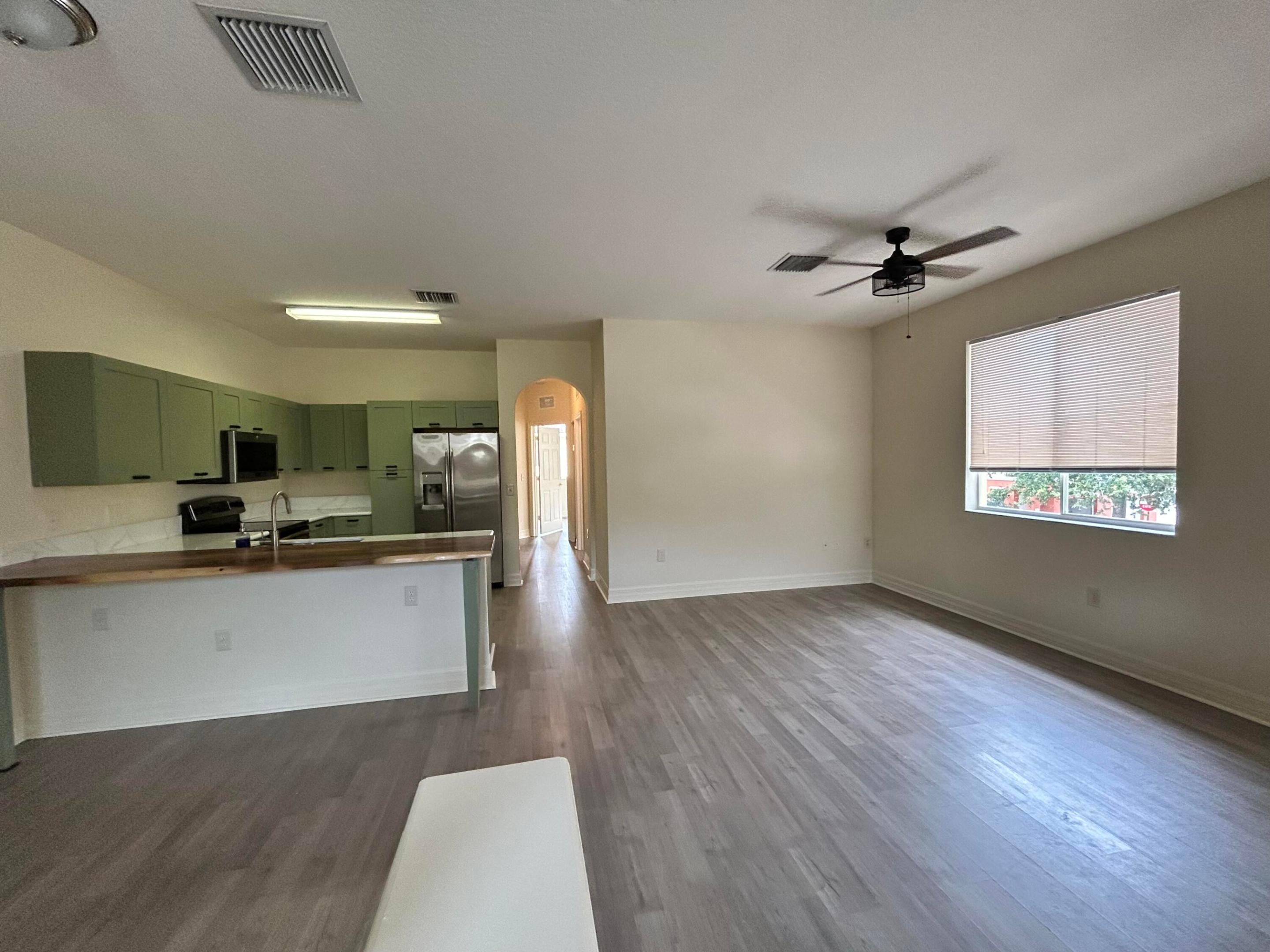 47 SE SEDONA Circle 202